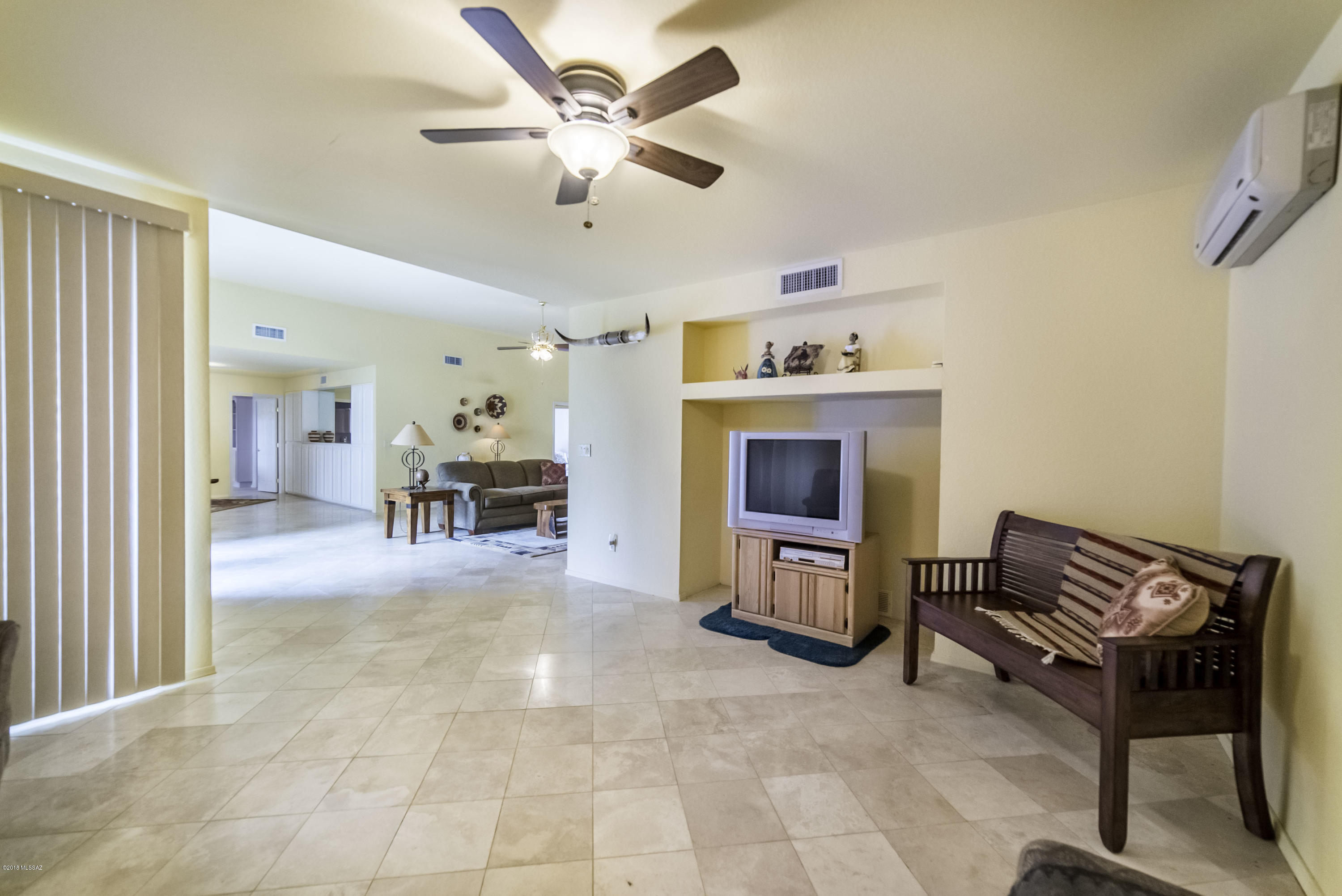 1241 N Paseo Del Cervato