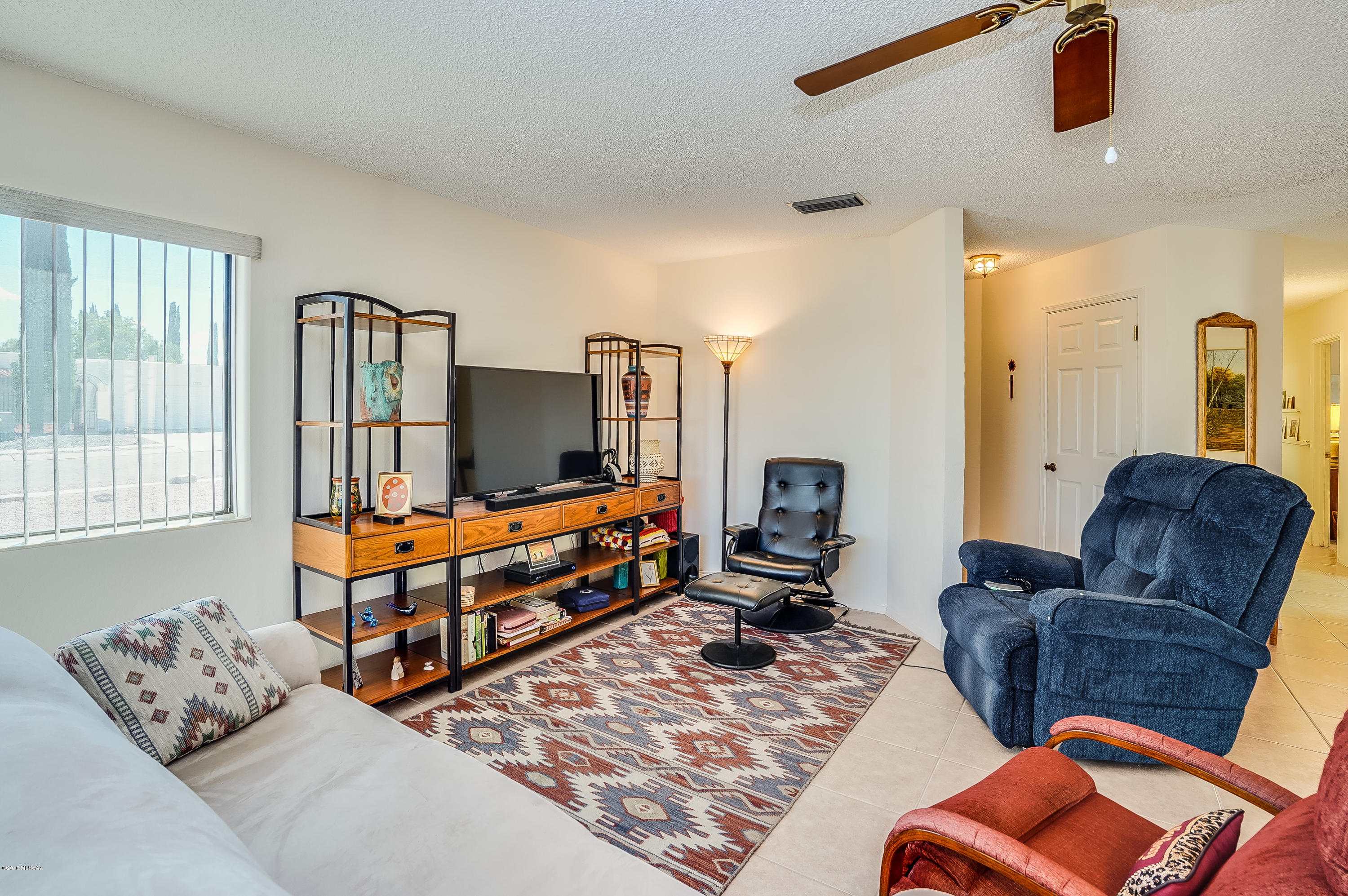 371 E Placita Idilio