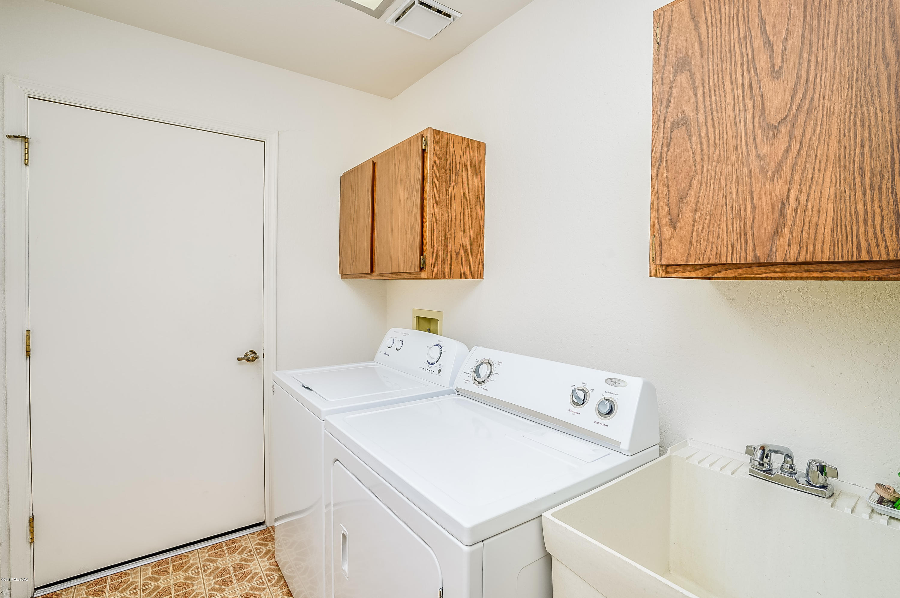 371 E Placita Idilio