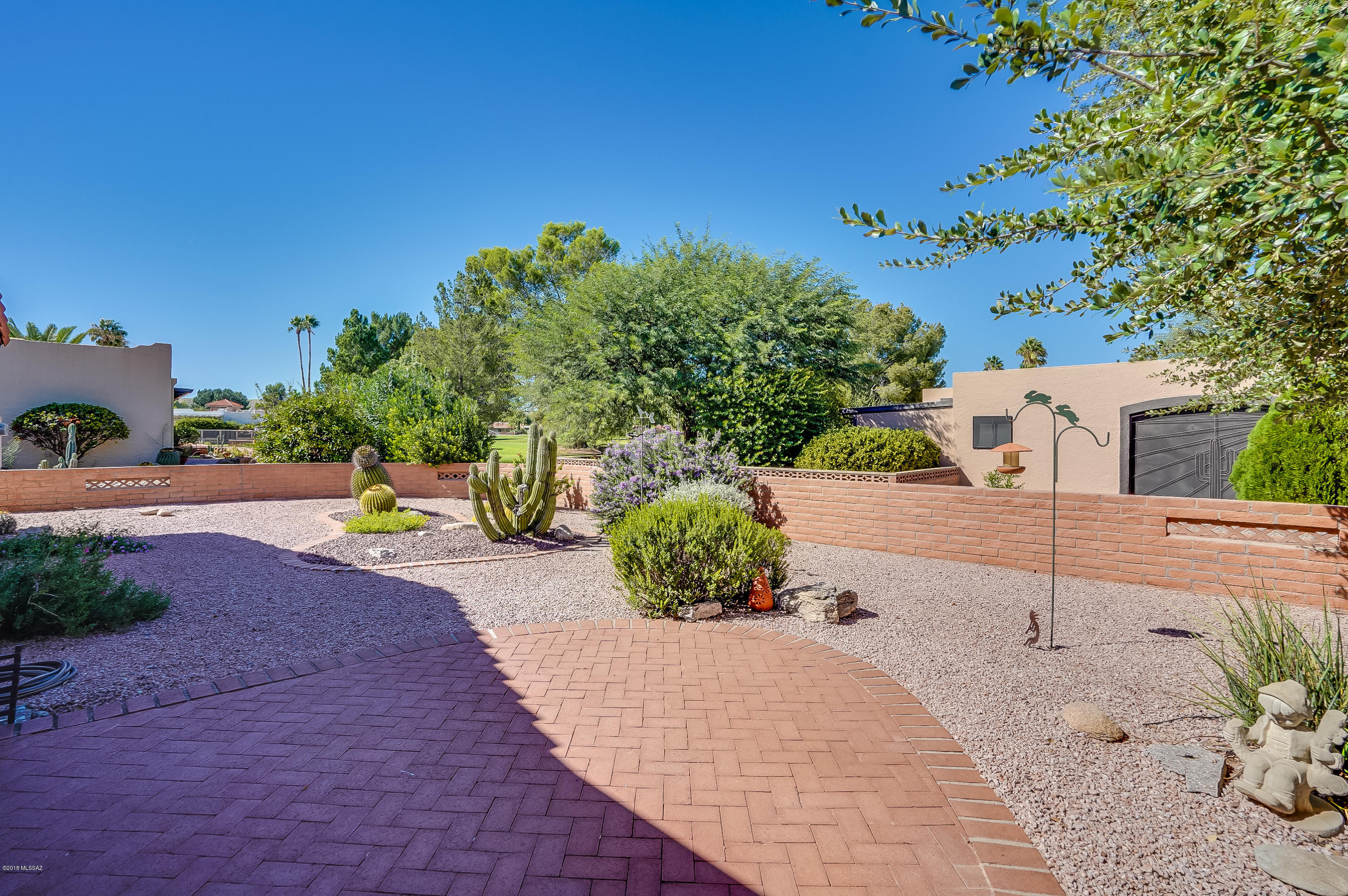 371 E Placita Idilio