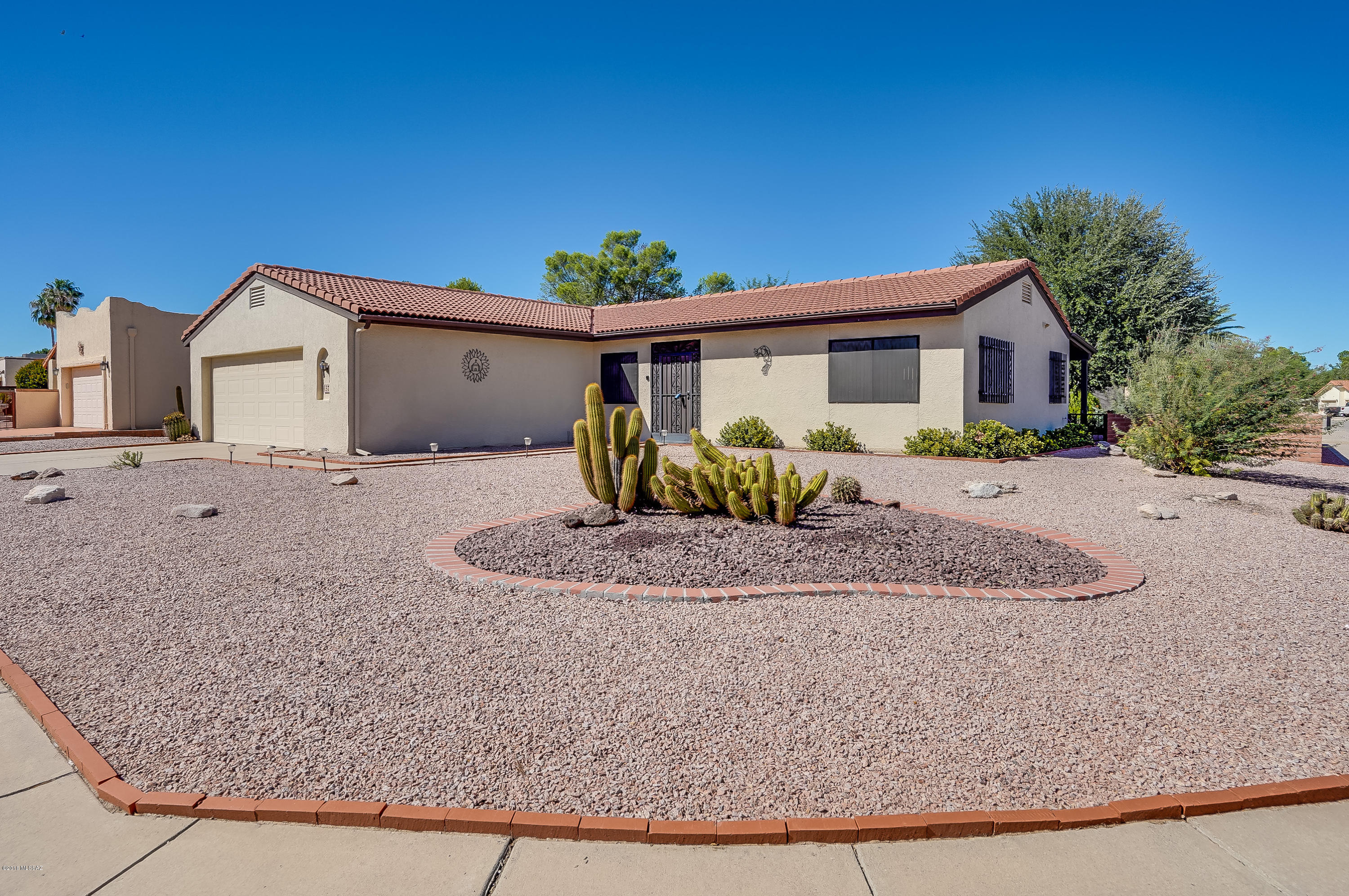 371 E Placita Idilio