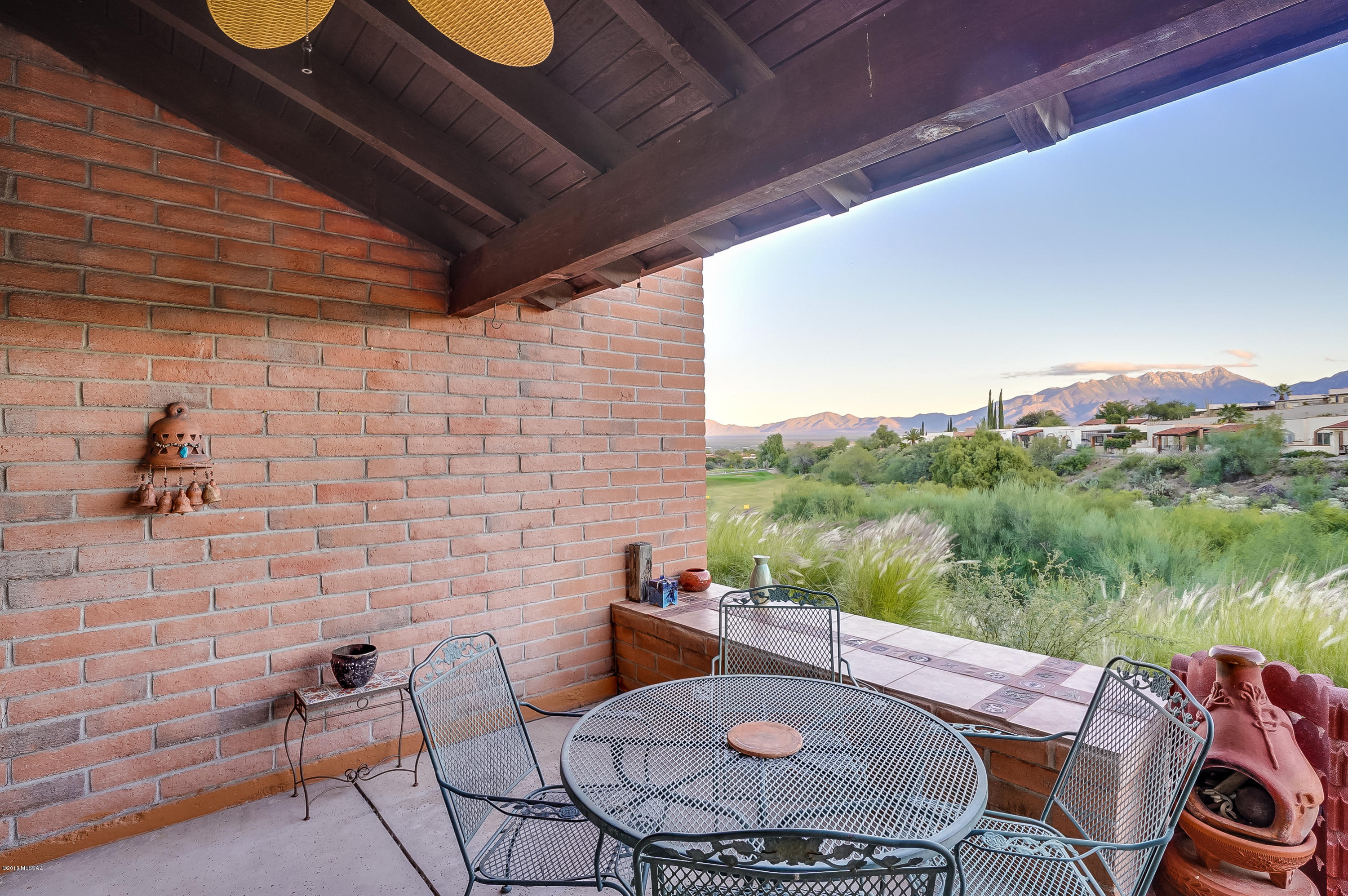 2521 S Calle De Humes