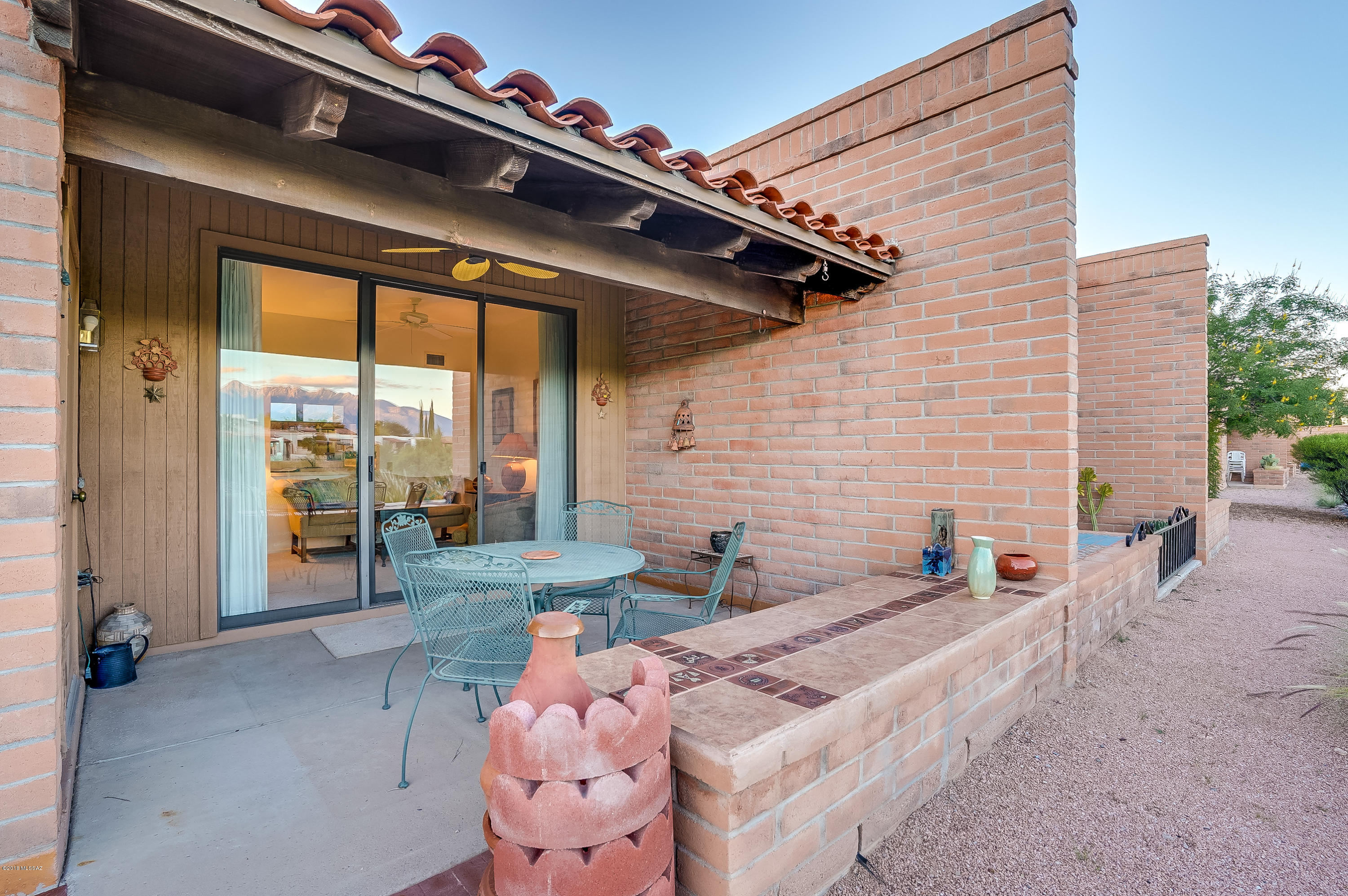 2521 S Calle De Humes