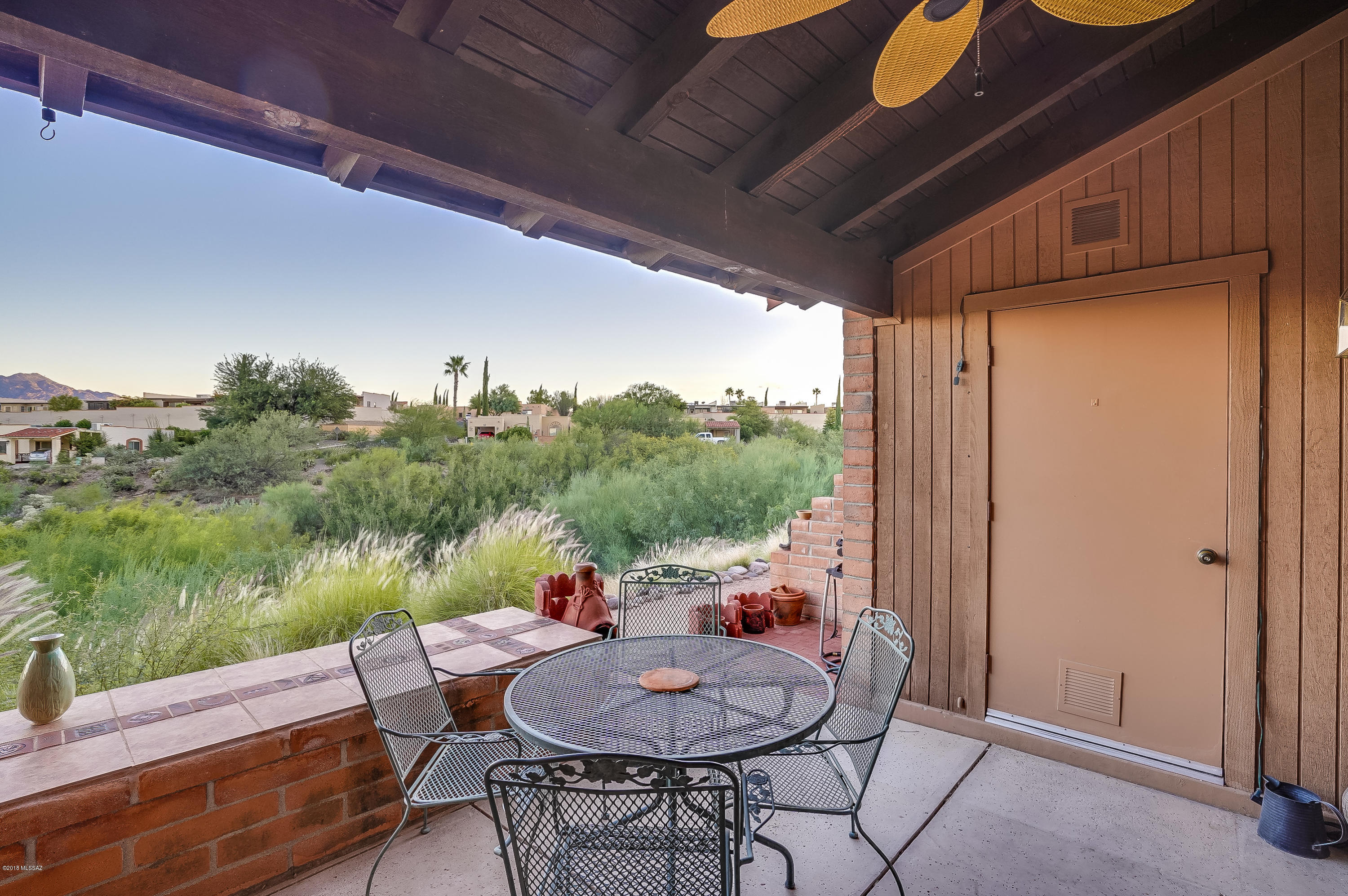 2521 S Calle De Humes