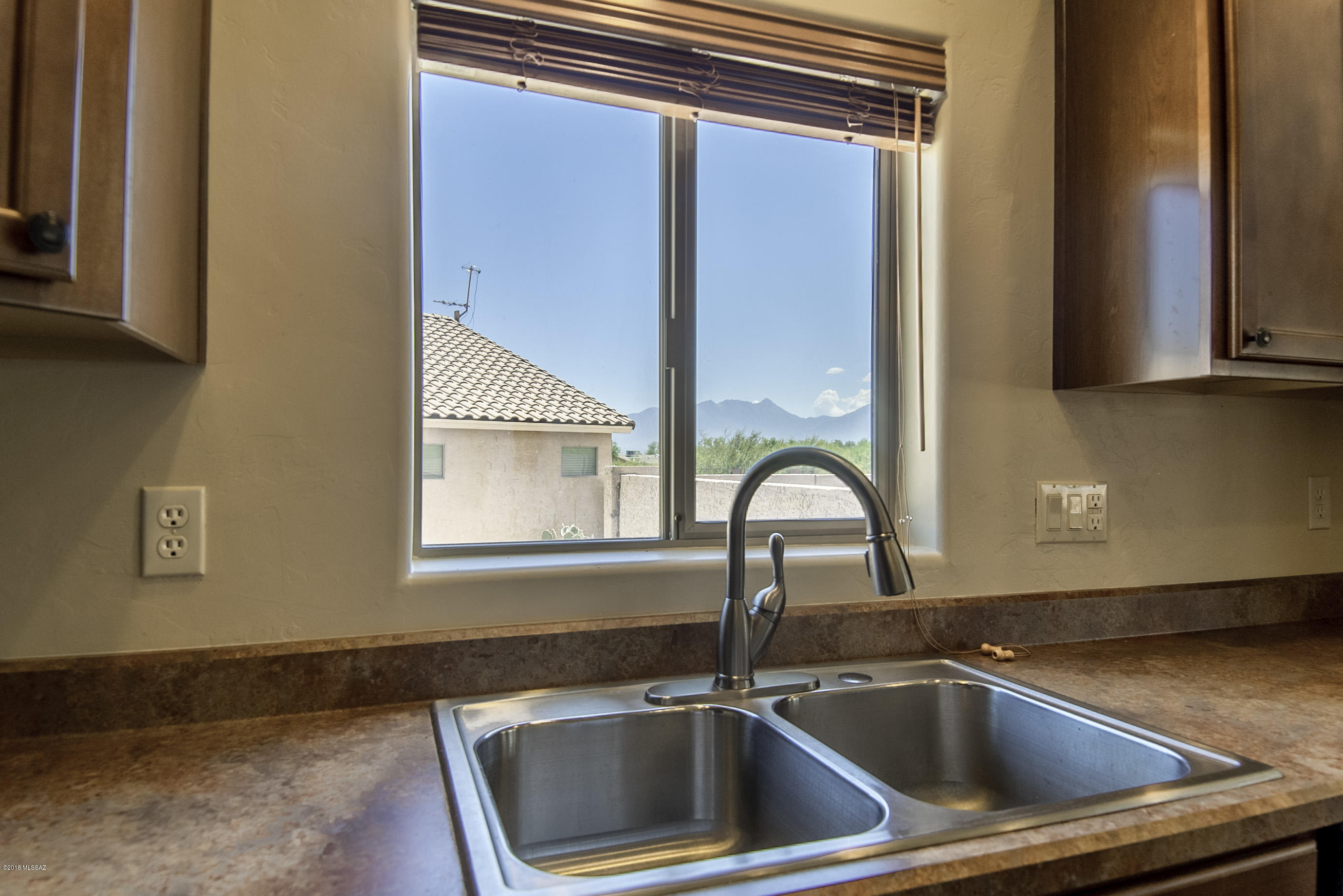 1085 W Placita Vargas