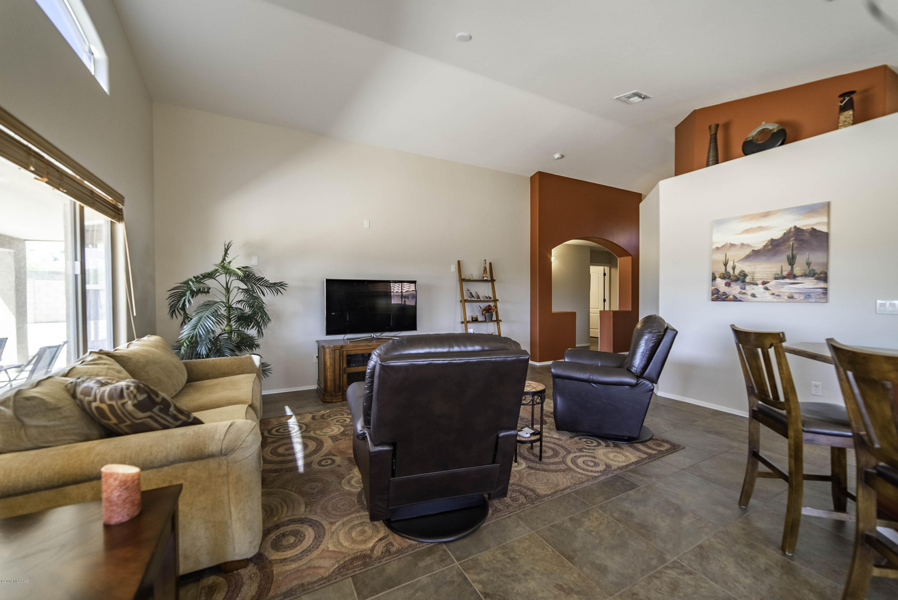 1085 W Placita Vargas