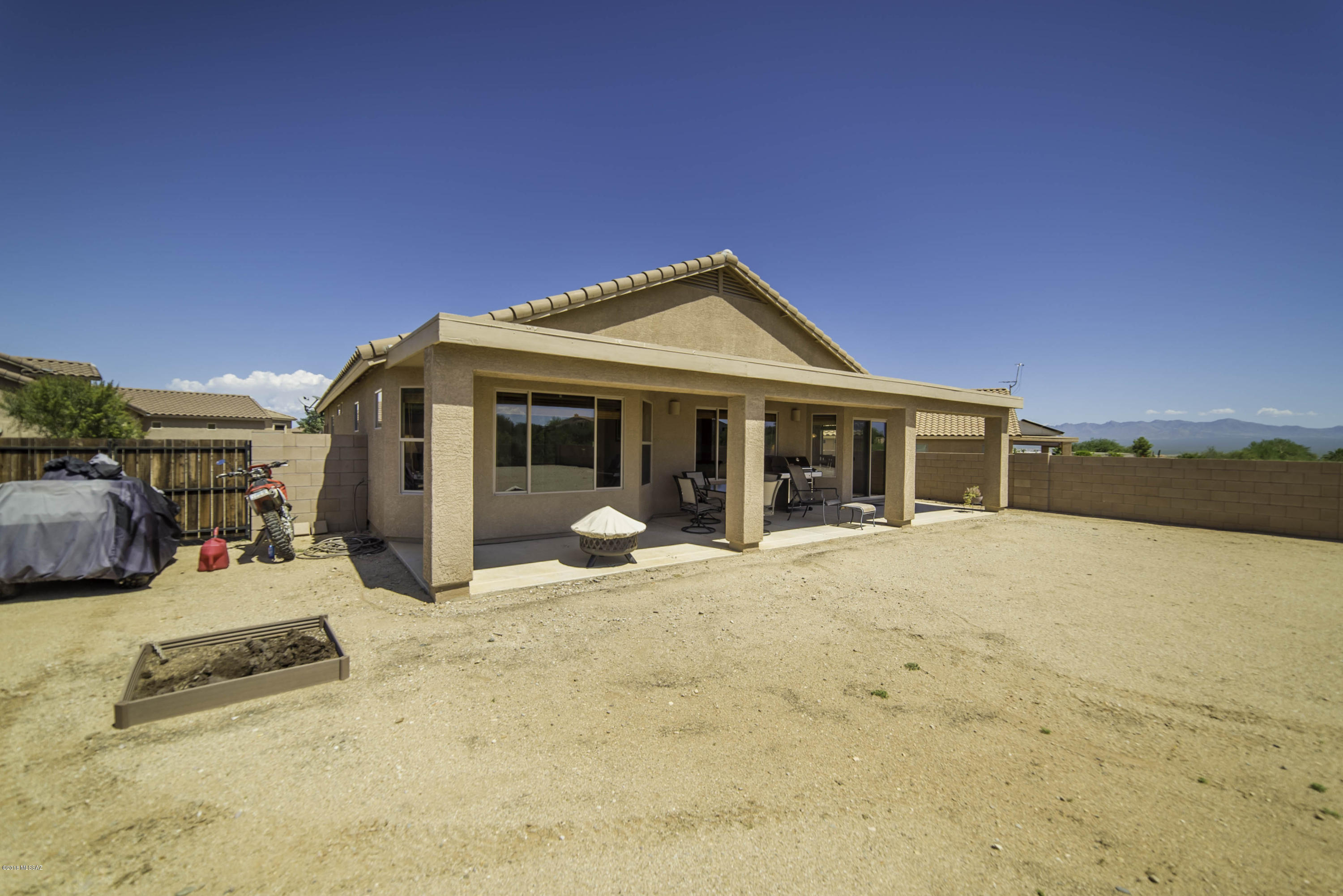 1085 W Placita Vargas