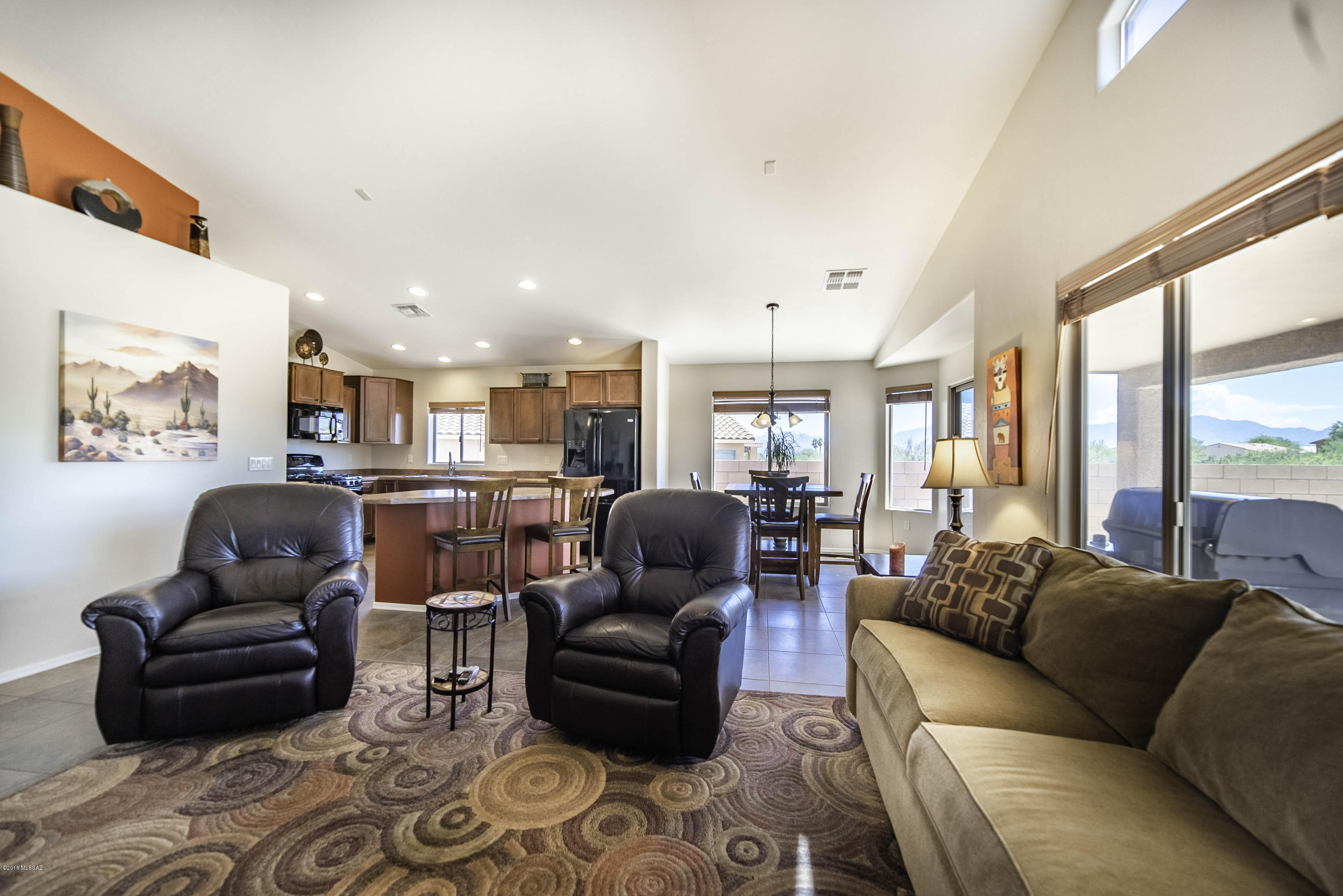 1085 W Placita Vargas