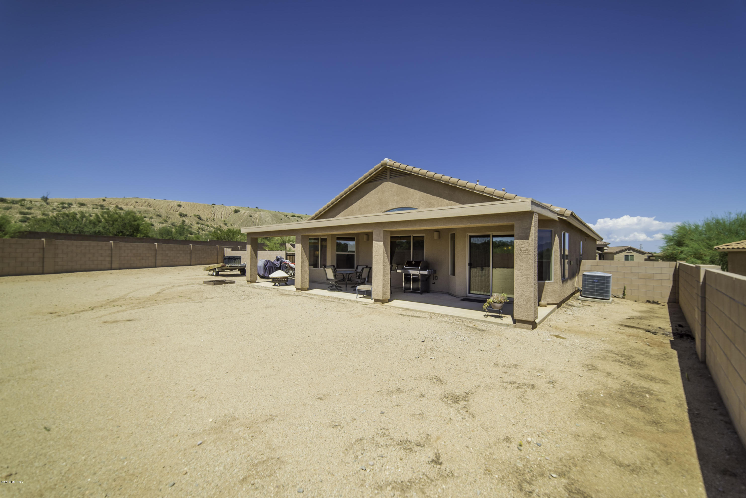 1085 W Placita Vargas