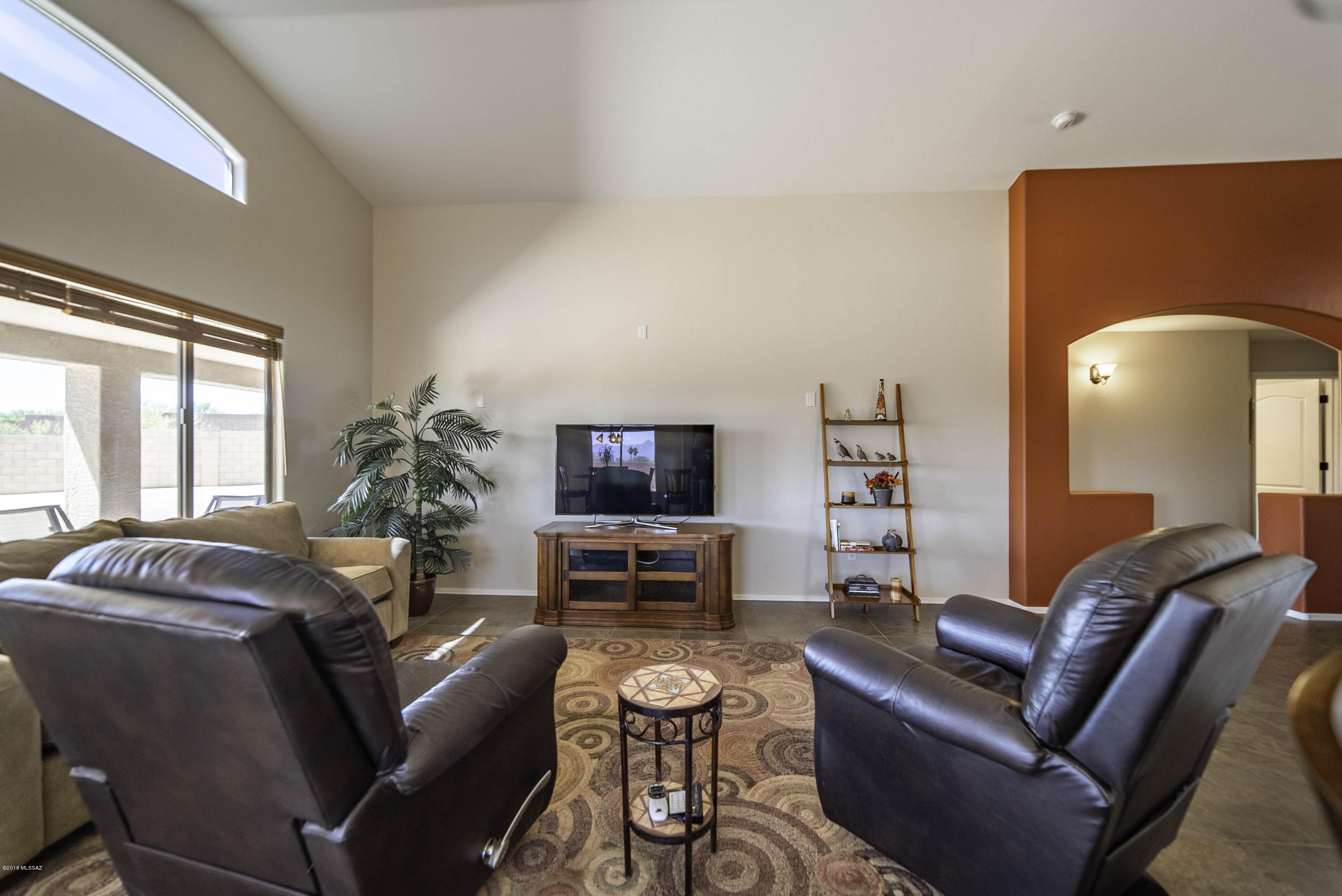 1085 W Placita Vargas