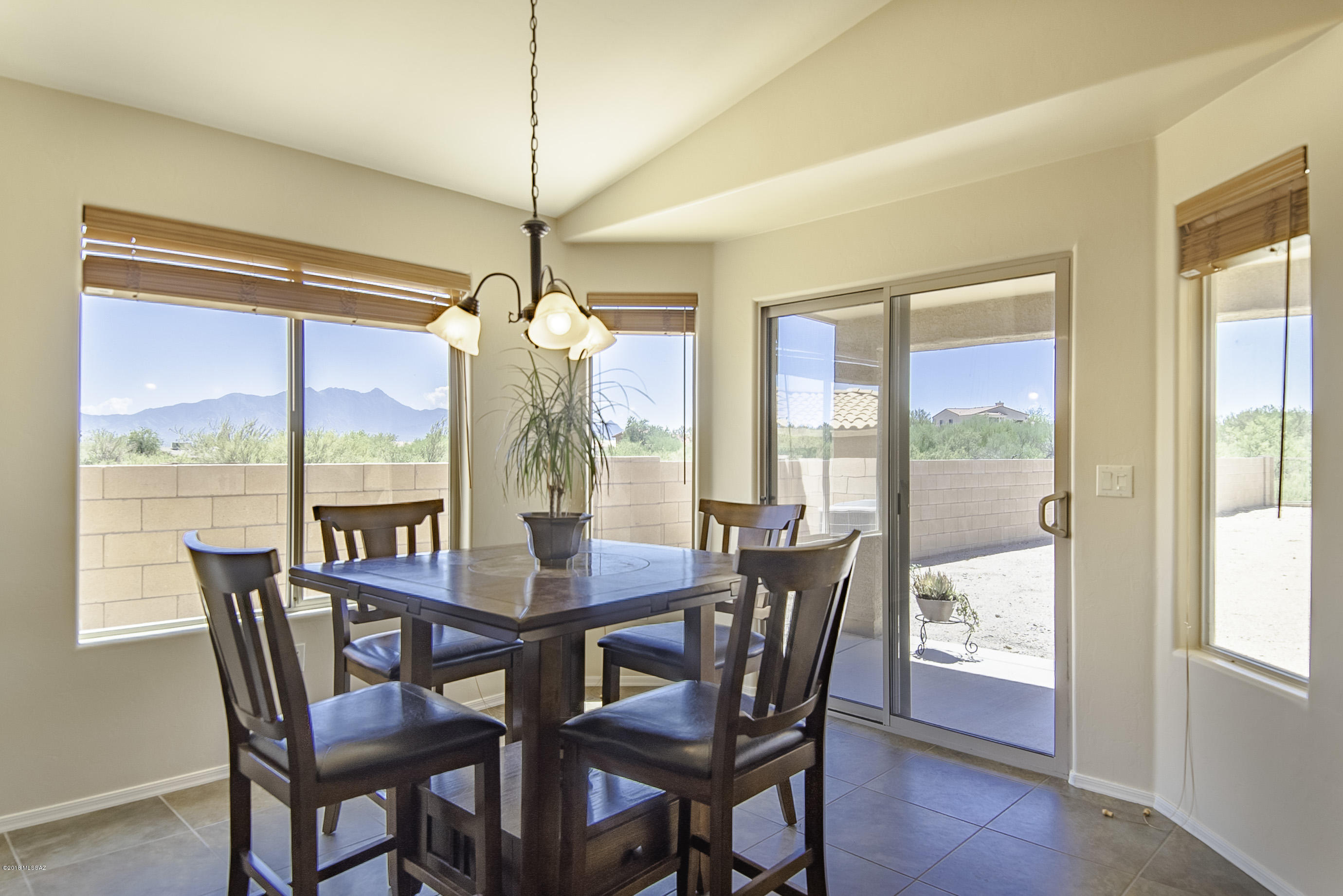 1085 W Placita Vargas