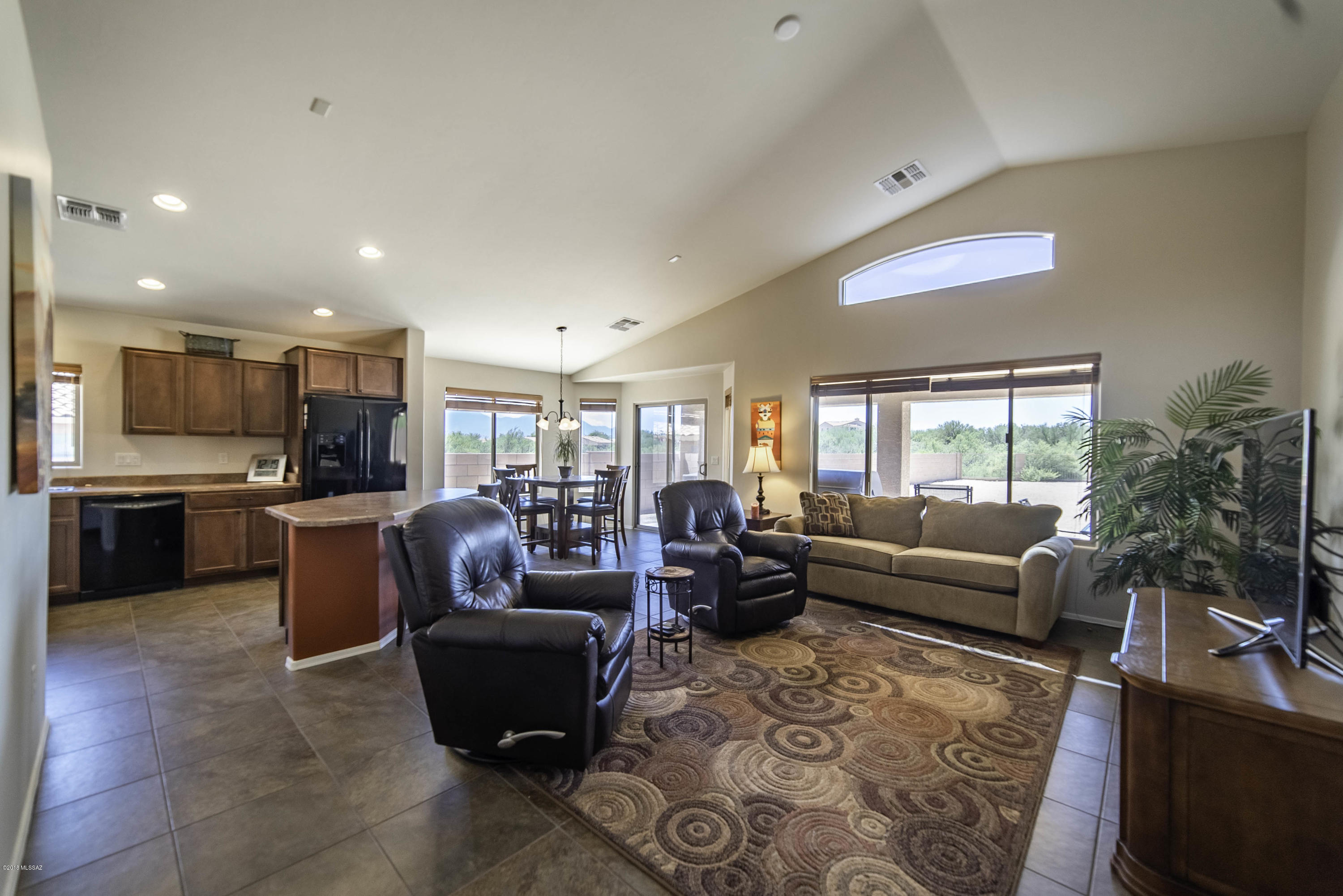 1085 W Placita Vargas