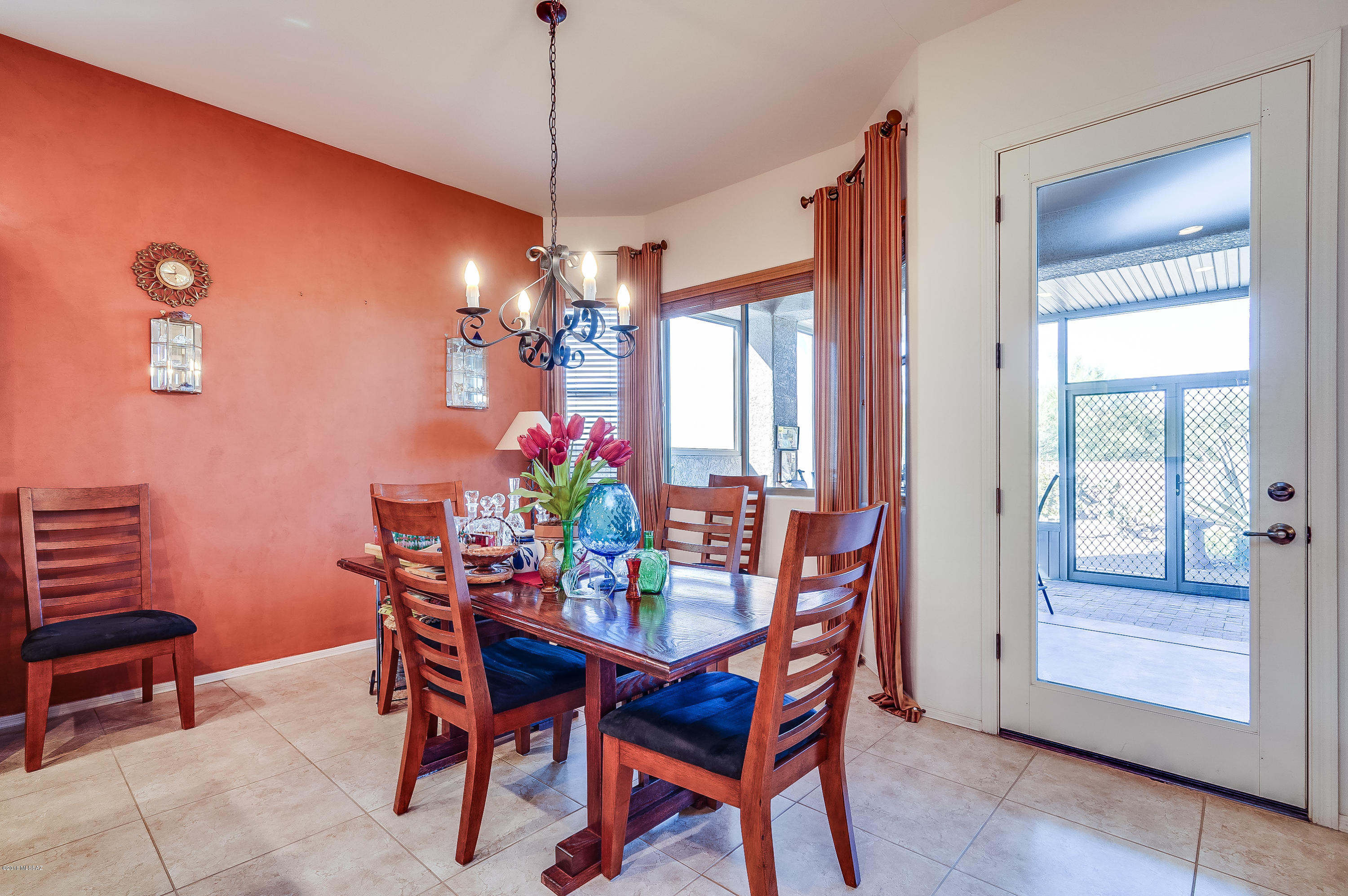 902 W Mountain Stone Drive