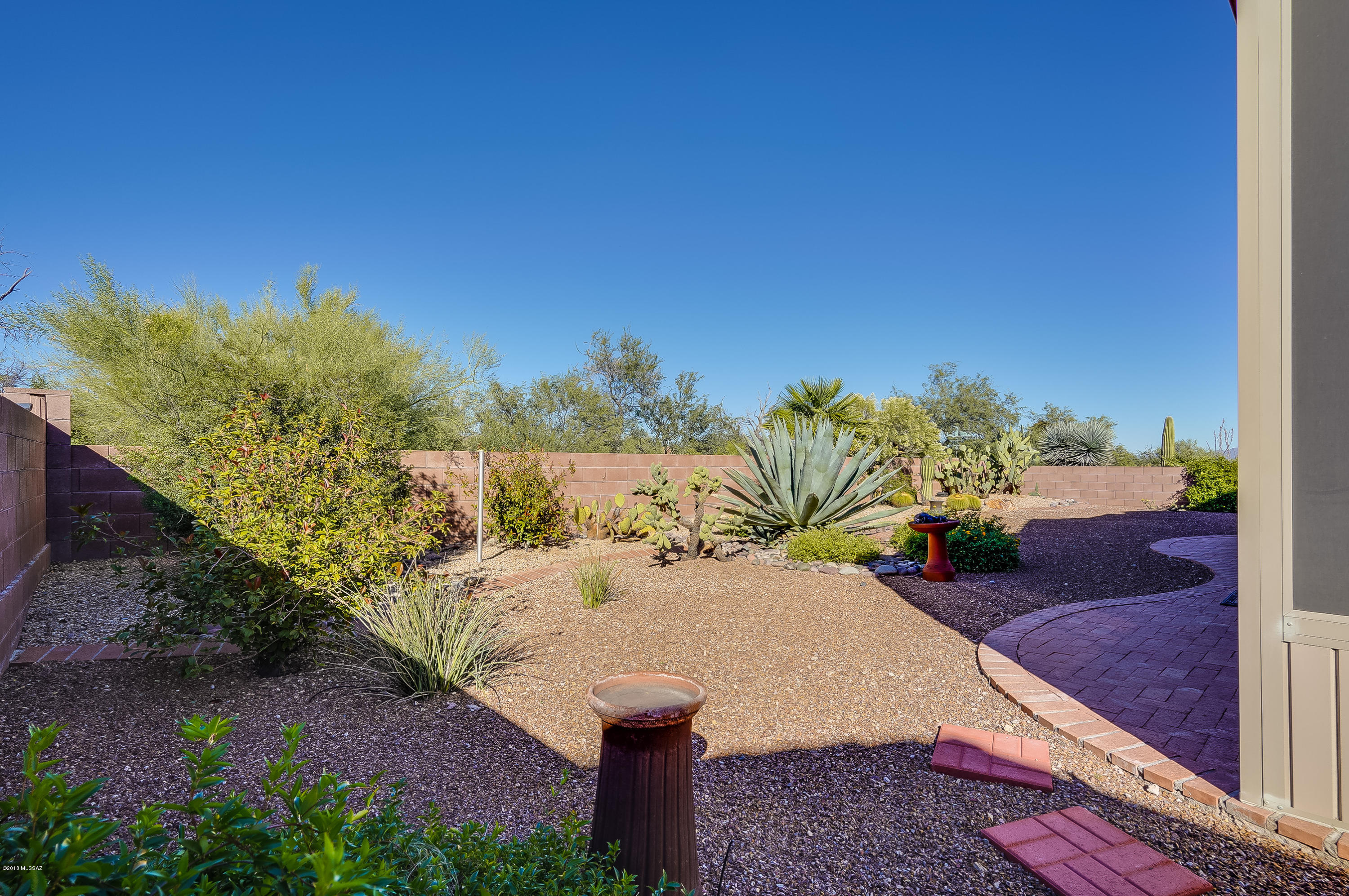 902 W Mountain Stone Drive