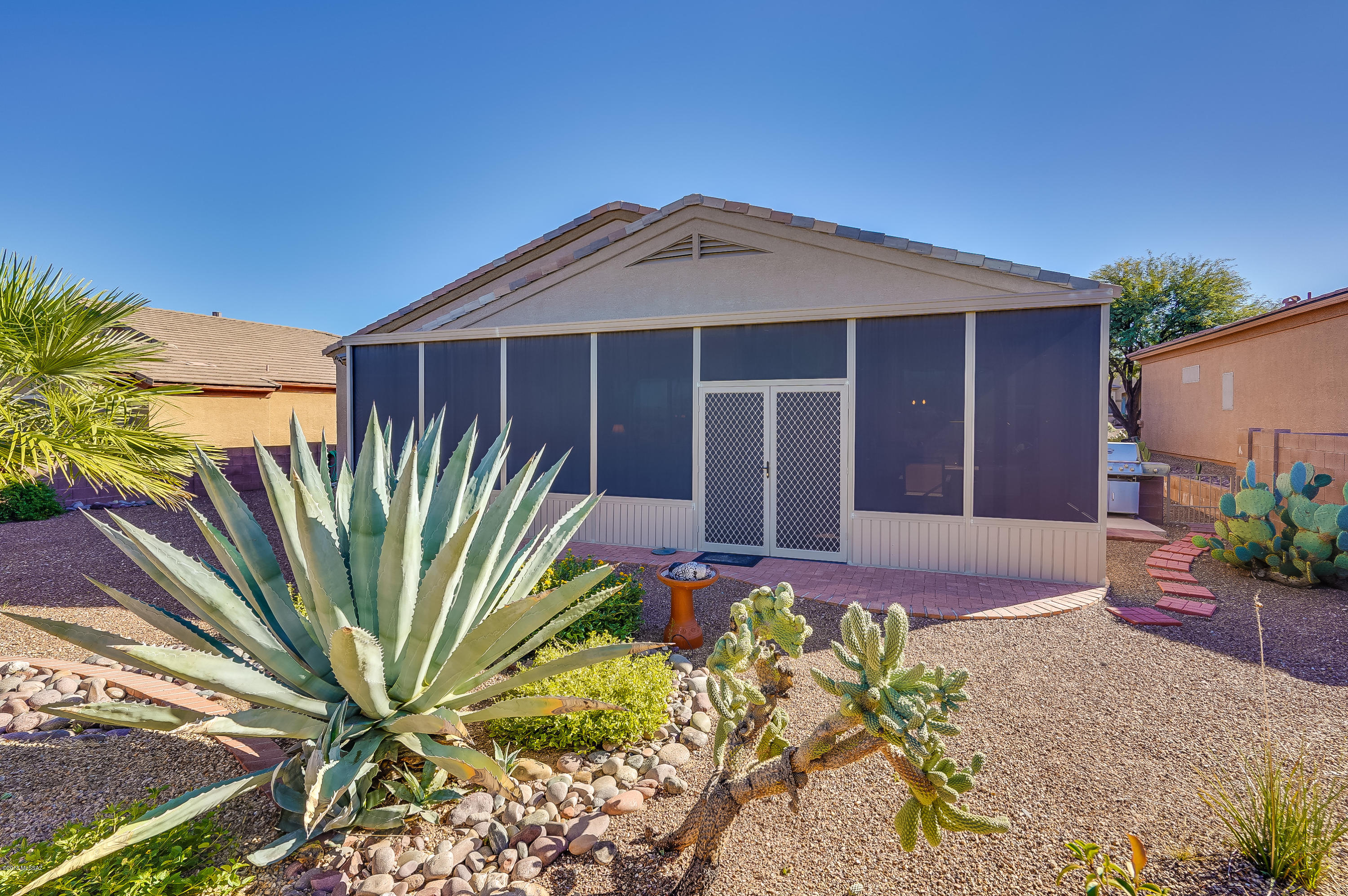 902 W Mountain Stone Drive