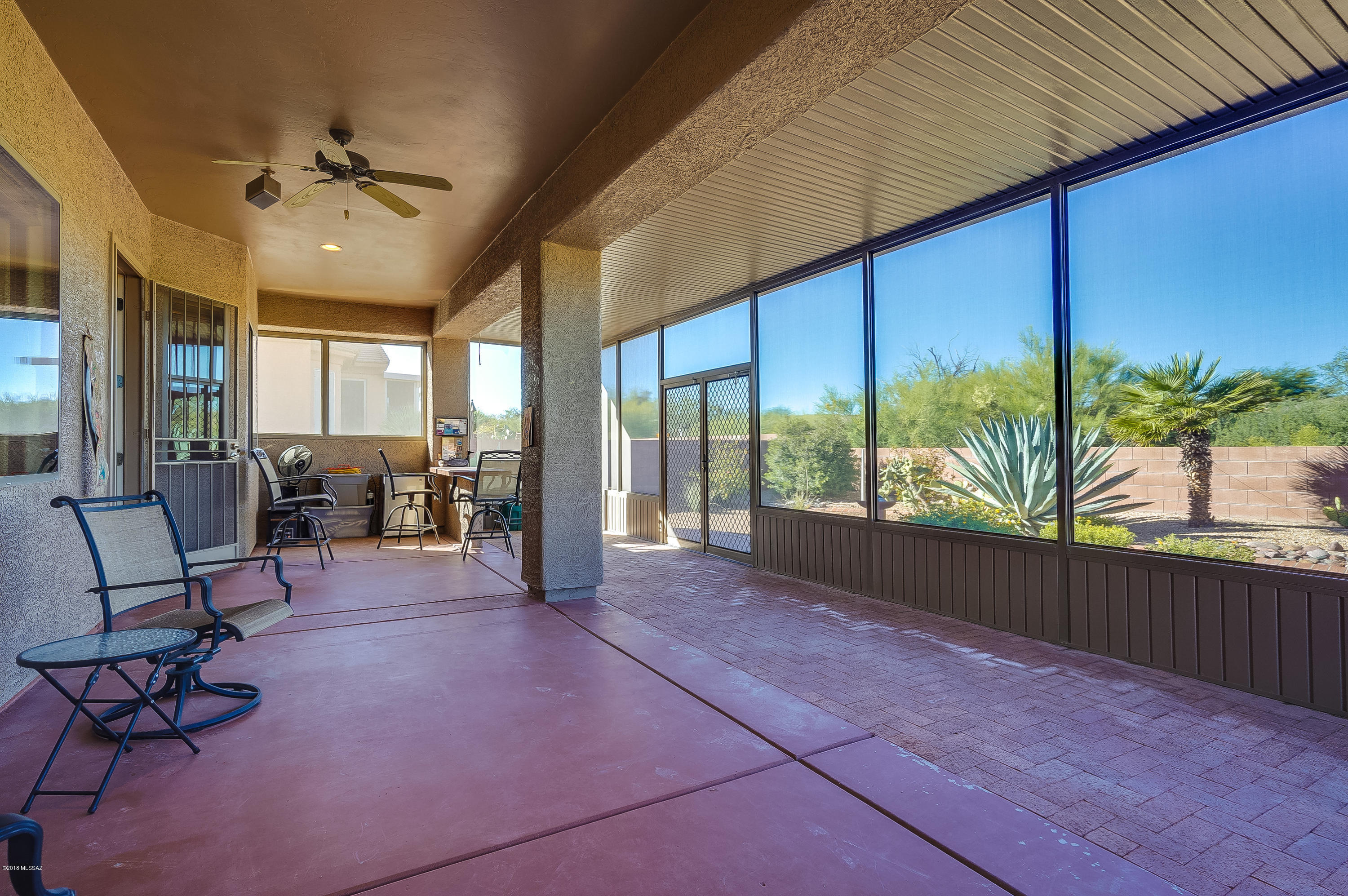 902 W Mountain Stone Drive