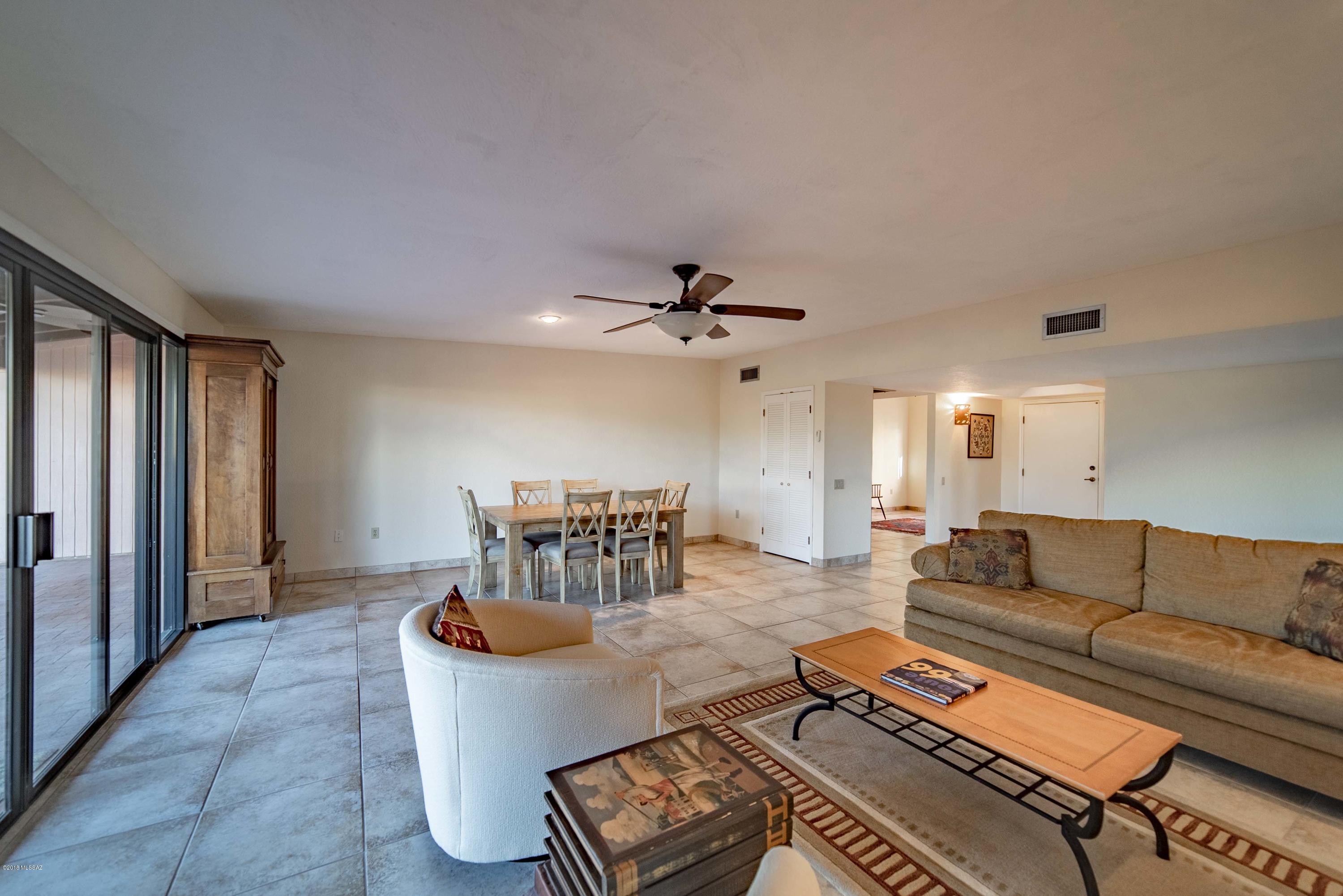 3841 S Placita De La Moneda