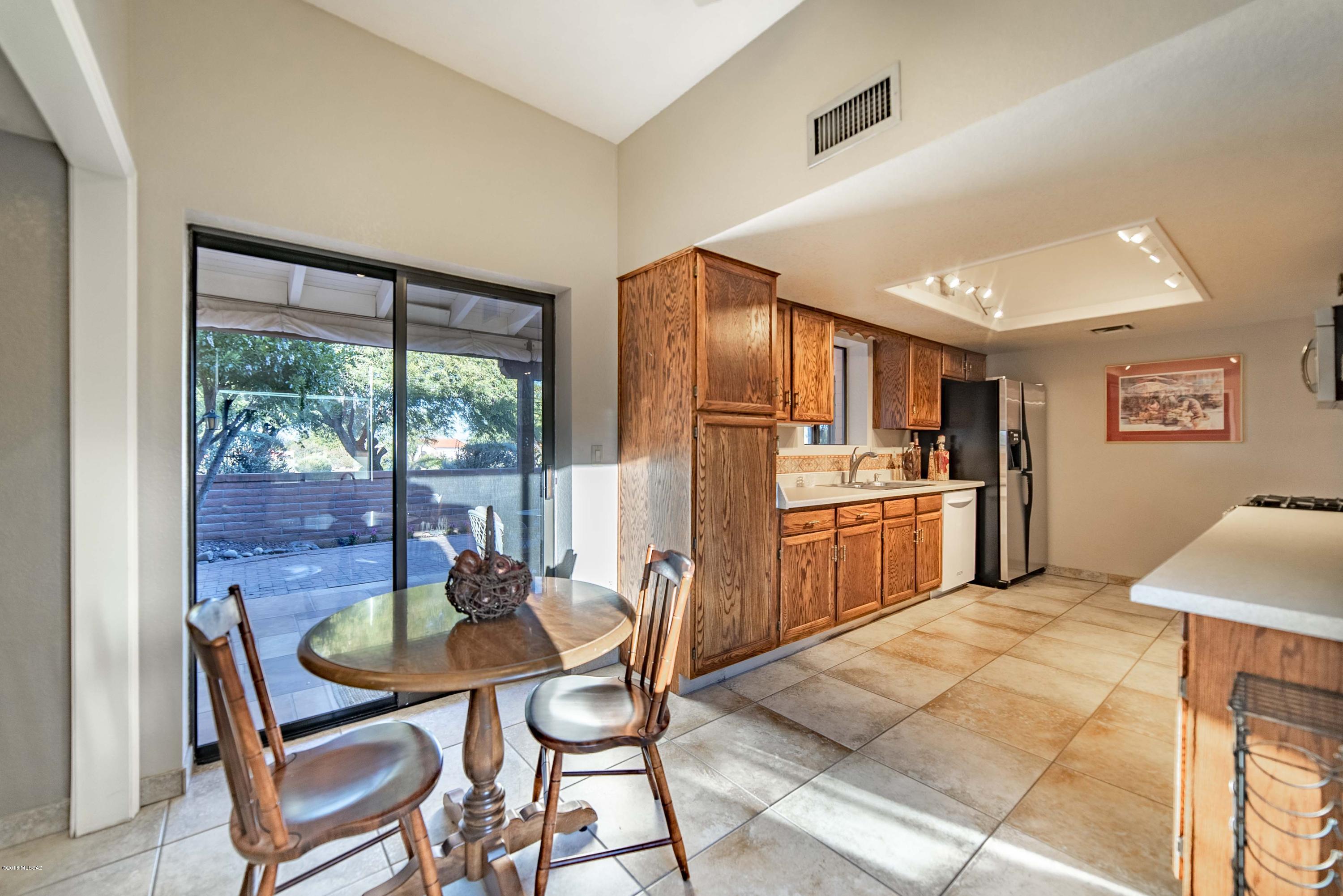 3841 S Placita De La Moneda