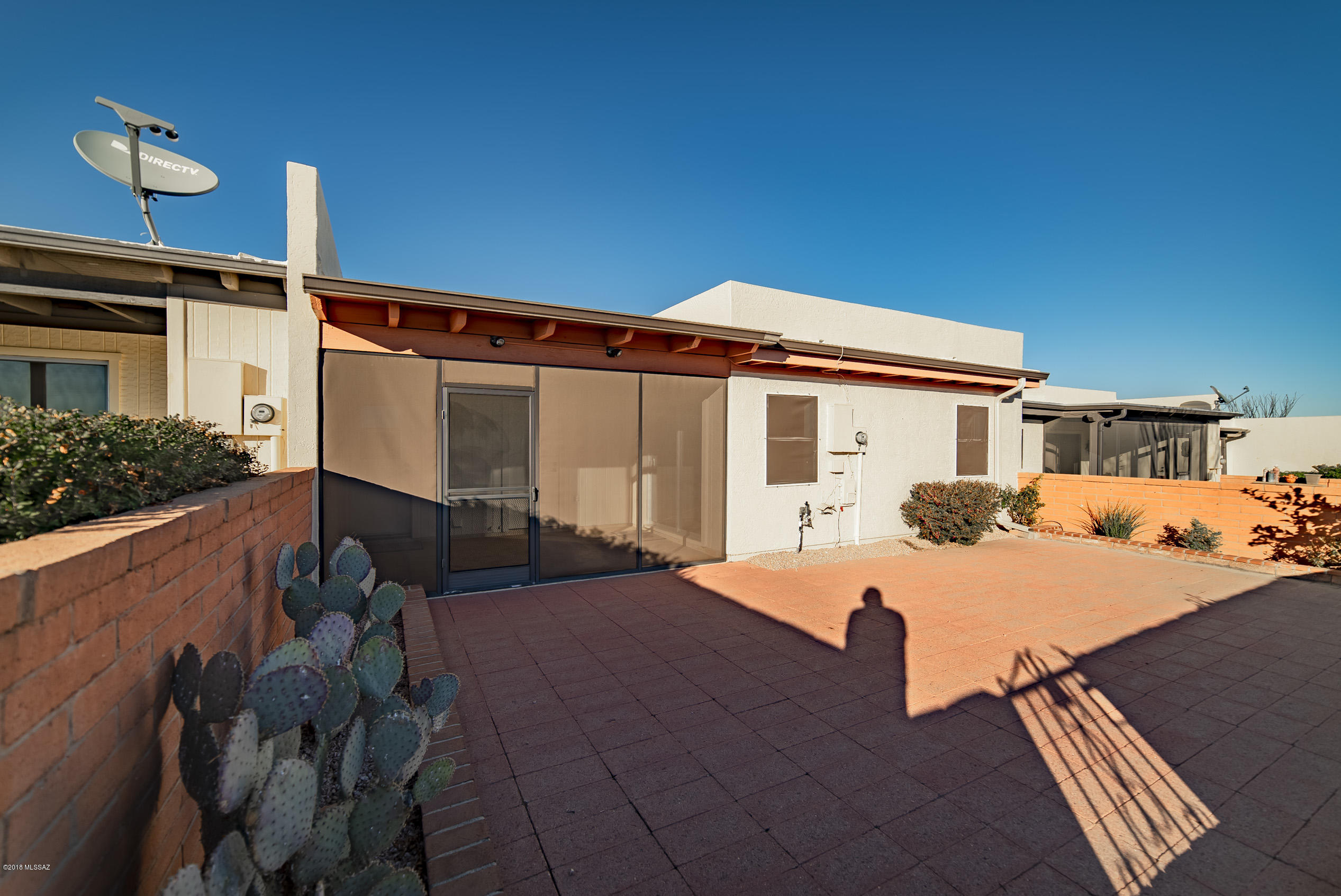 633 W Paseo Del Prado