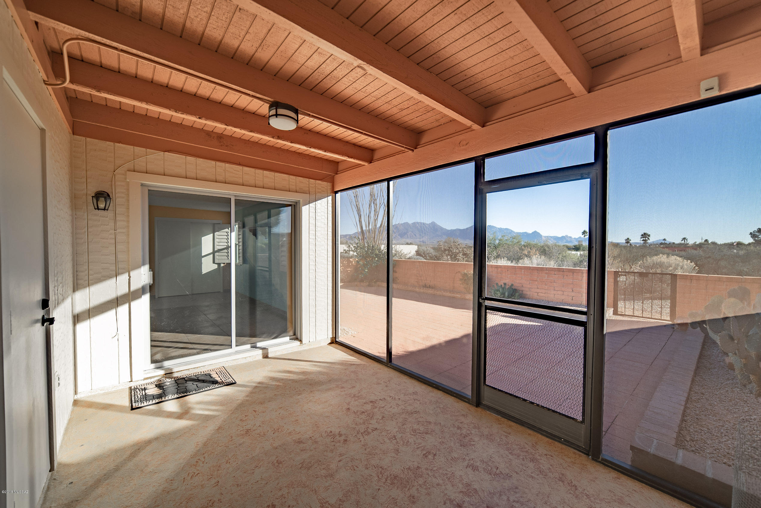 633 W Paseo Del Prado