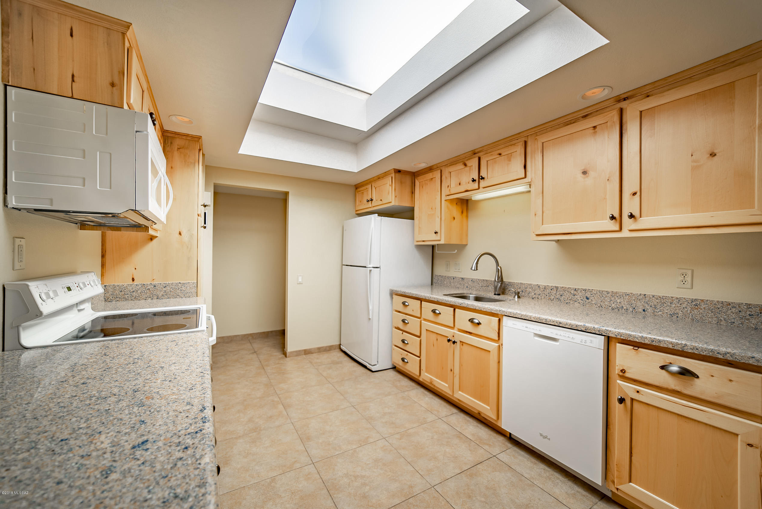 633 W Paseo Del Prado