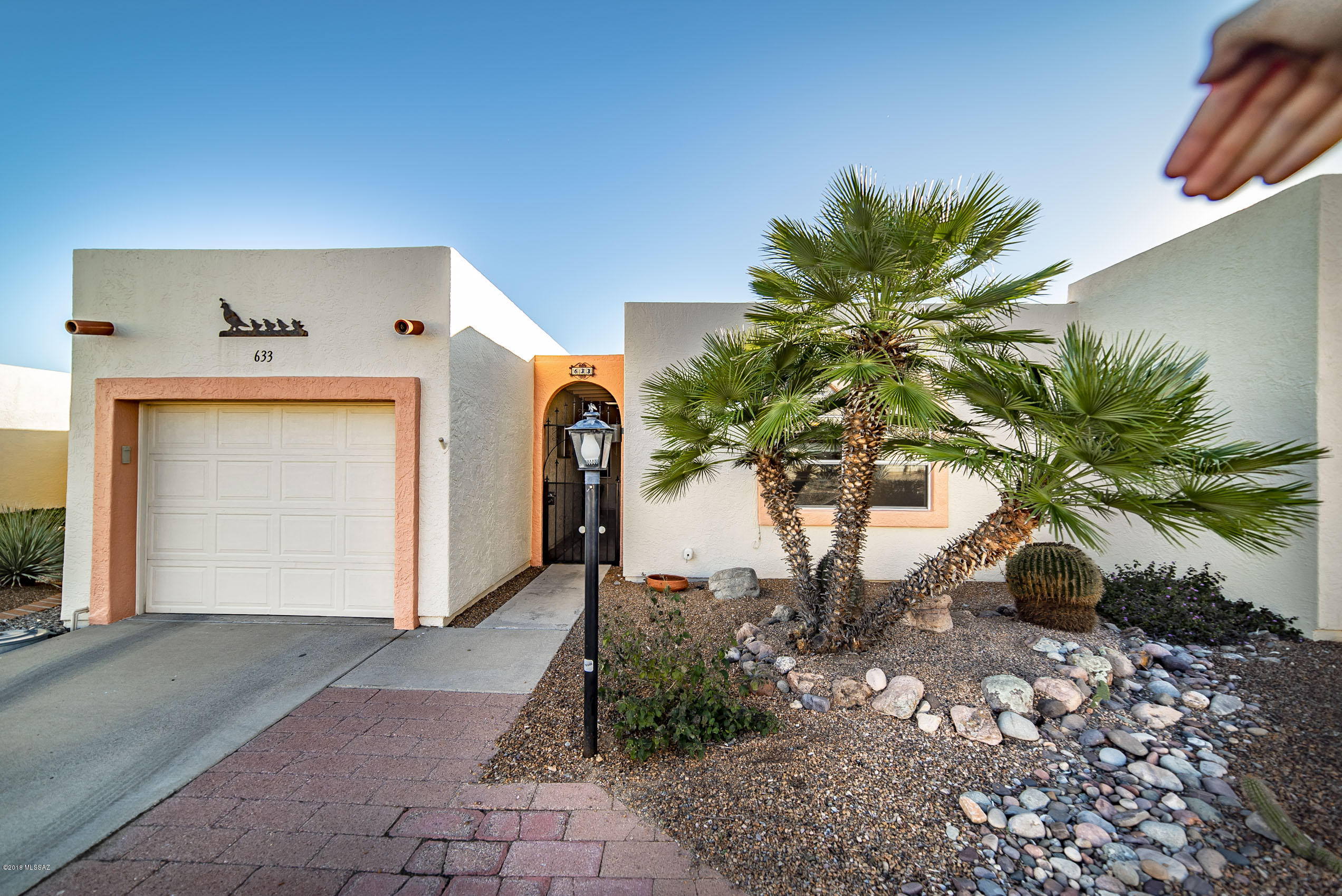 633 W Paseo Del Prado