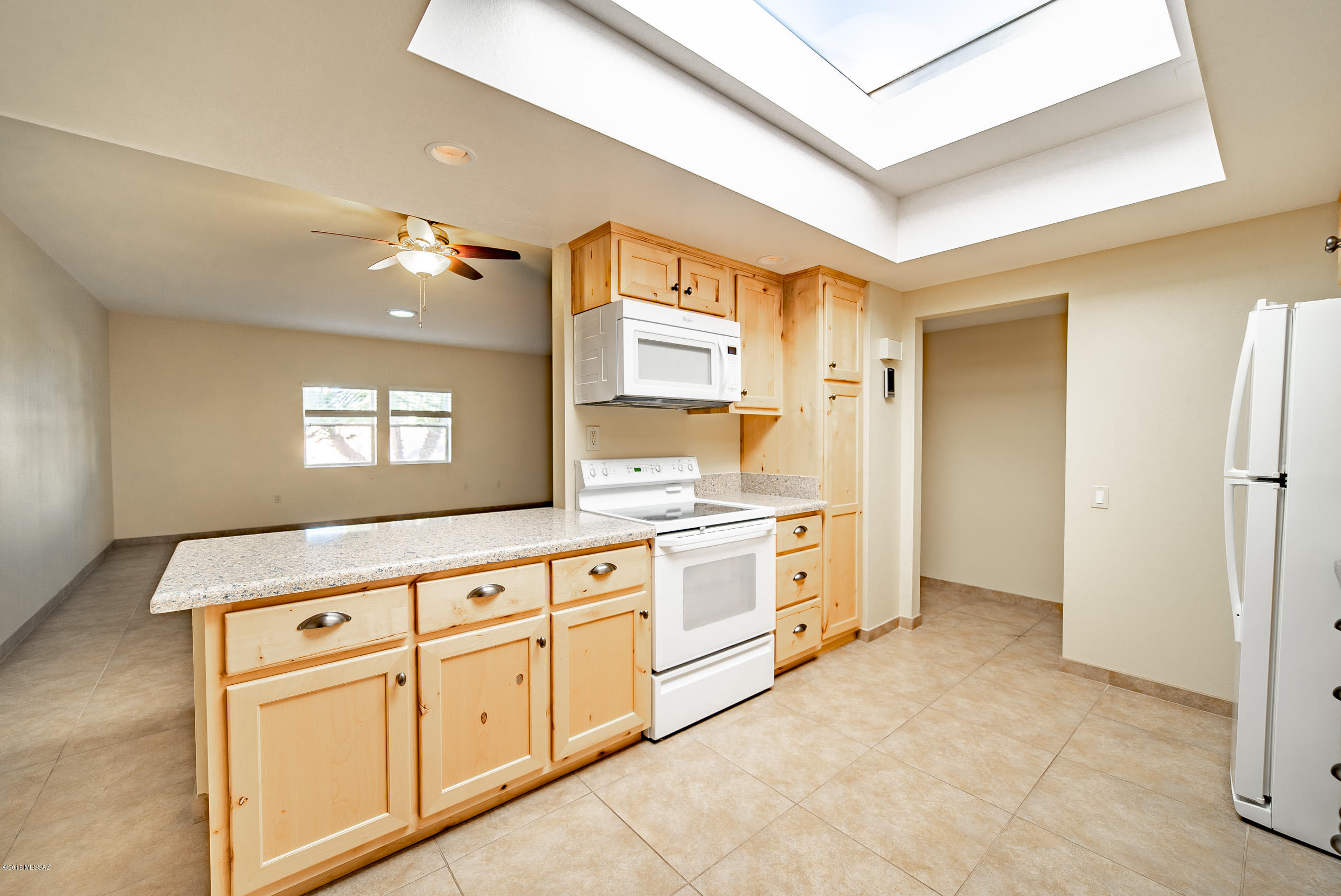 633 W Paseo Del Prado