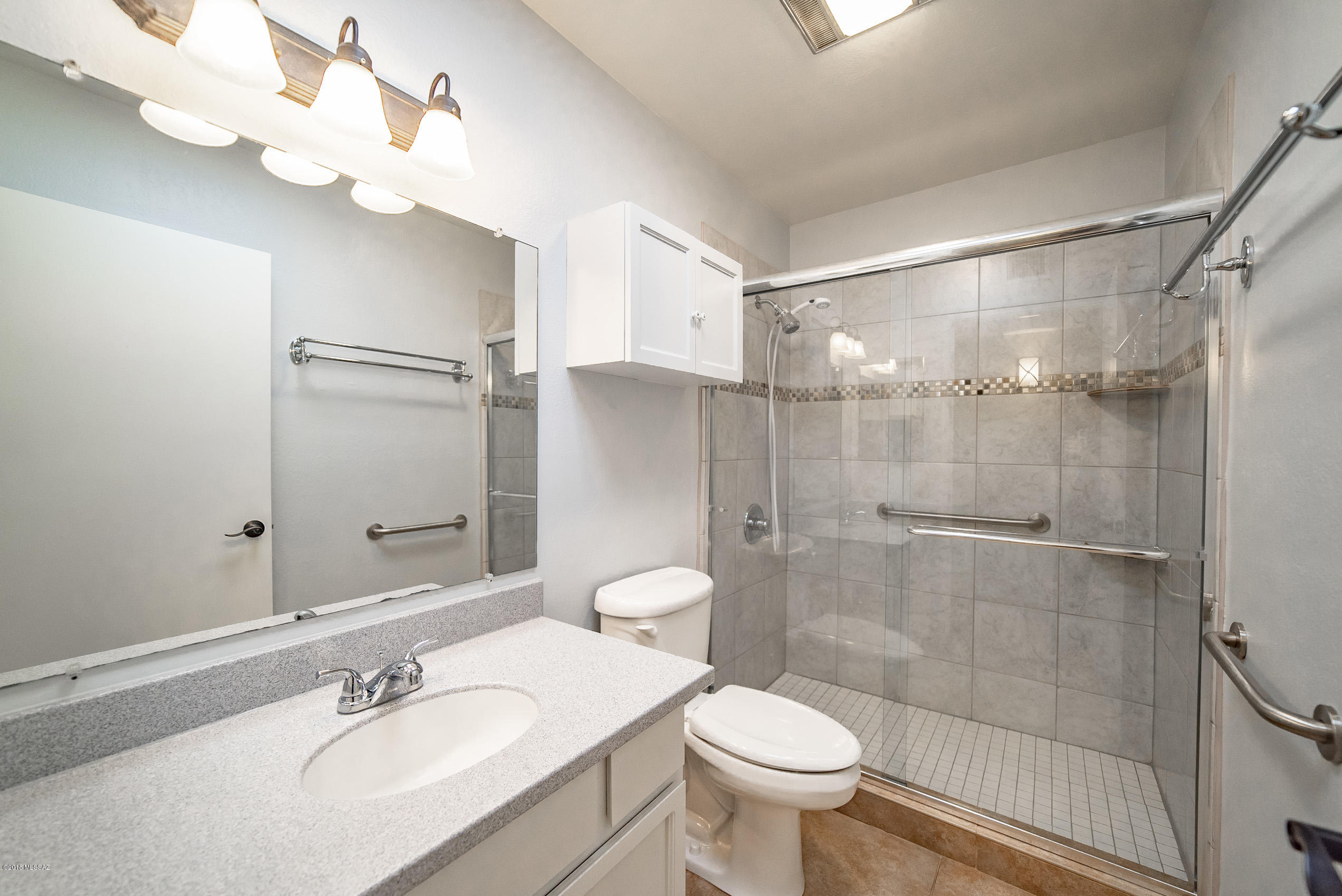 633 W Paseo Del Prado