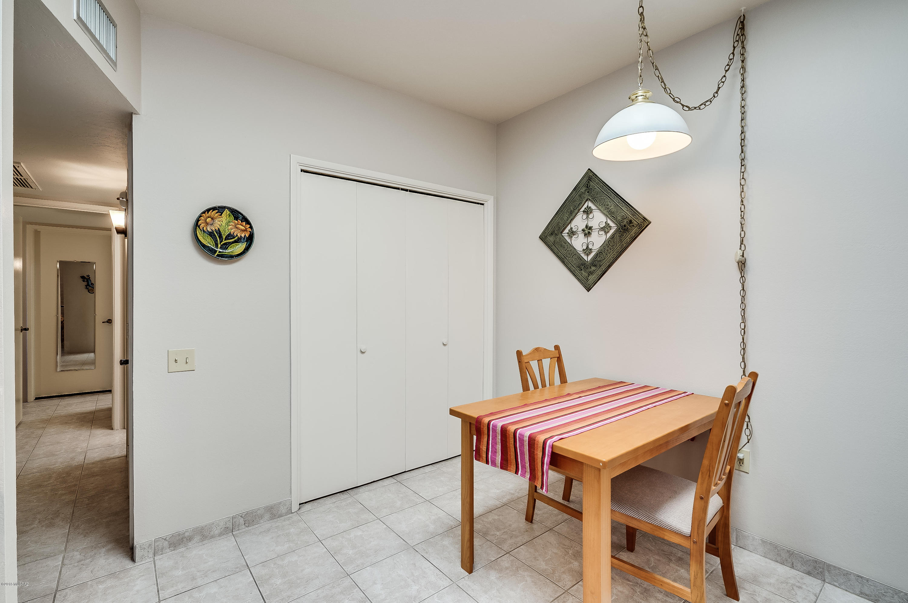 1387 W Camino Tolteca