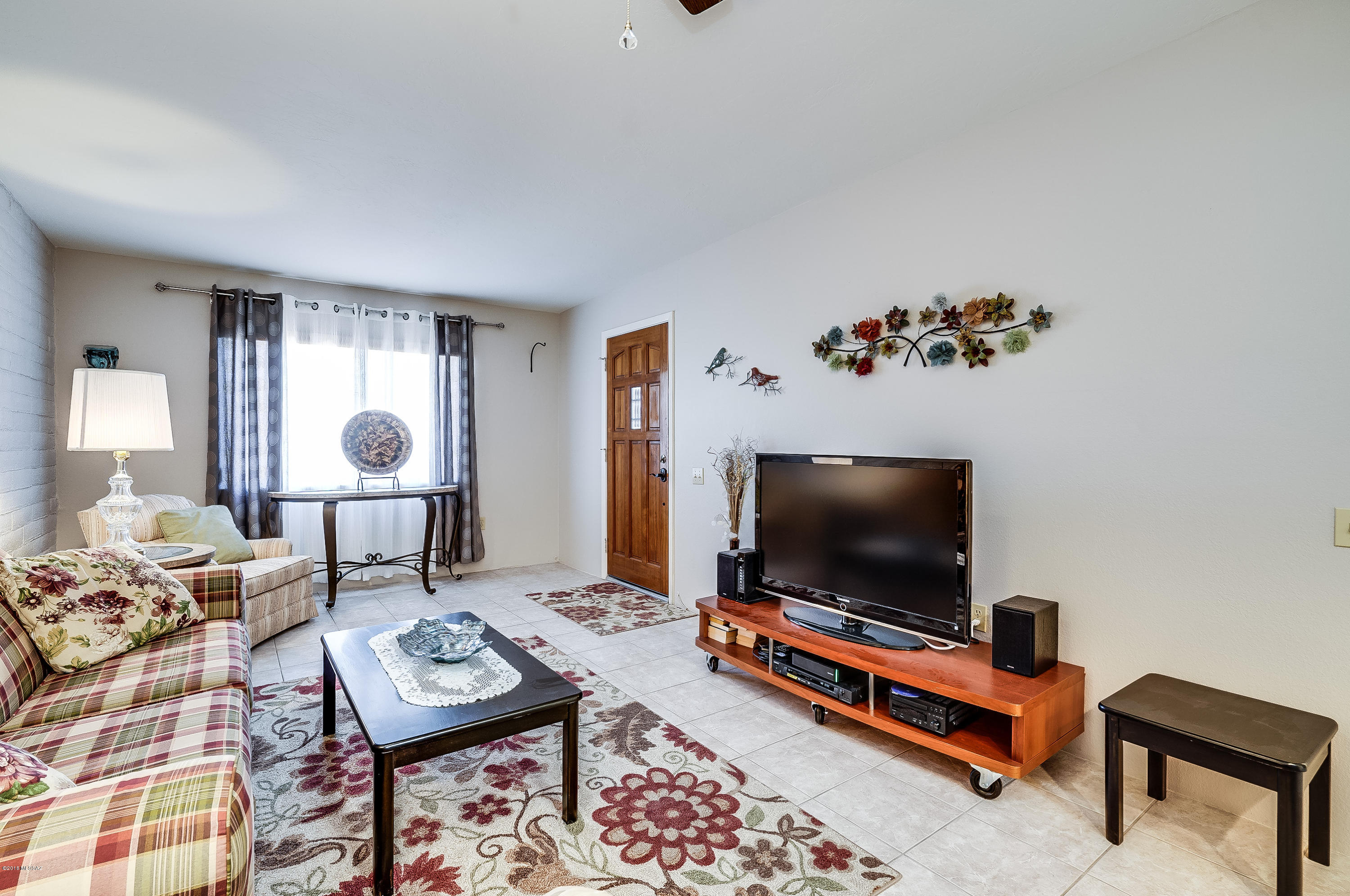 1387 W Camino Tolteca