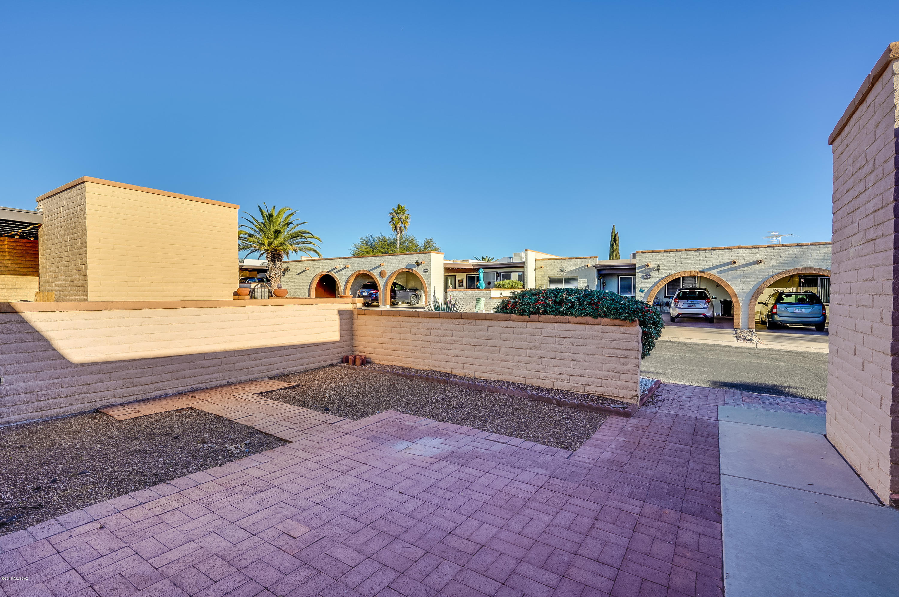 1387 W Camino Tolteca