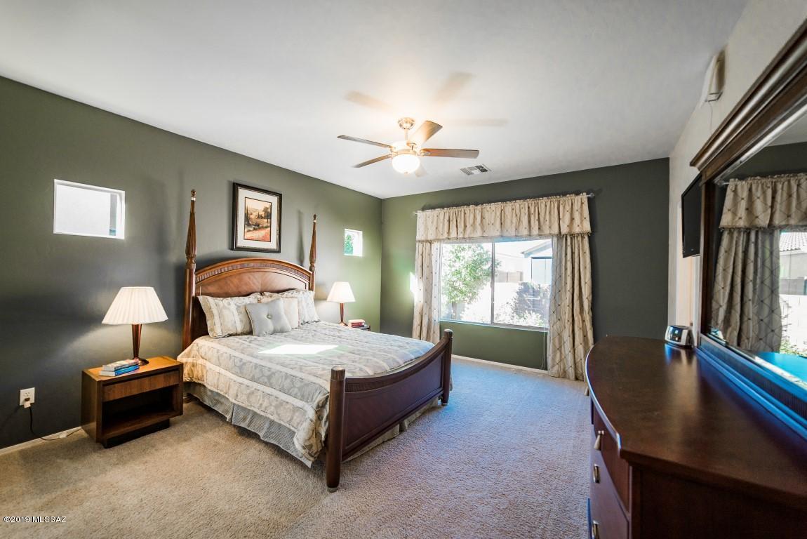 15832 S Via Cayetano