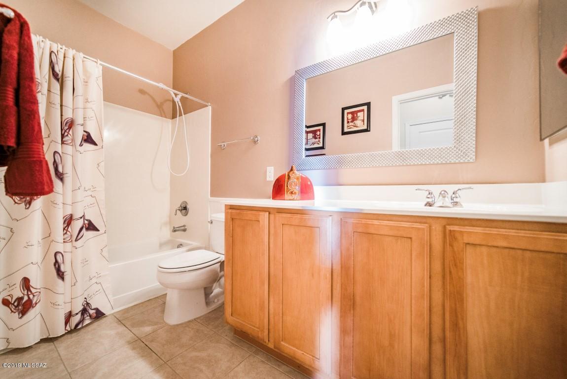15832 S Via Cayetano