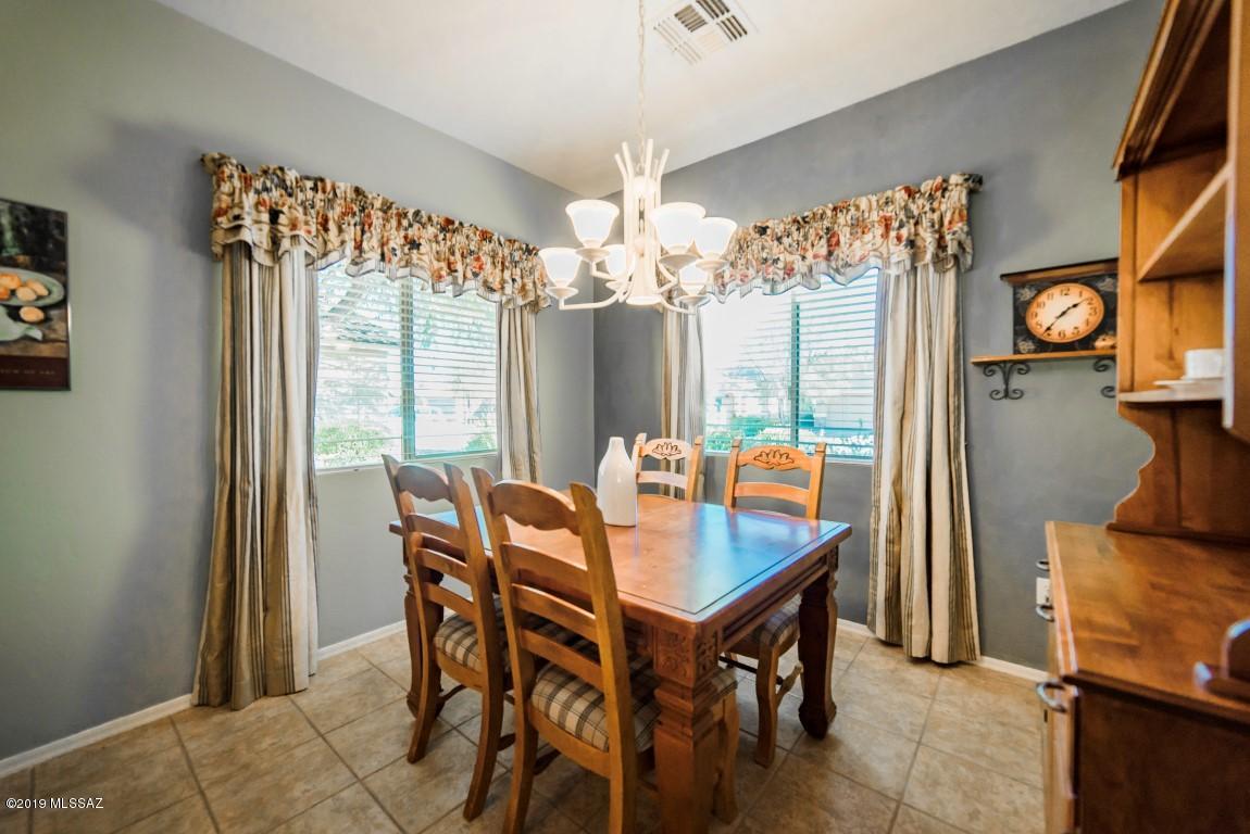 15832 S Via Cayetano