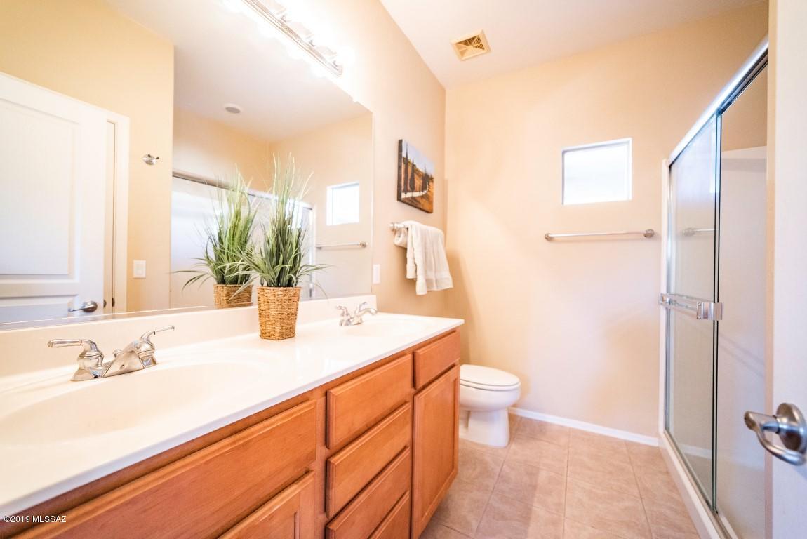 15832 S Via Cayetano