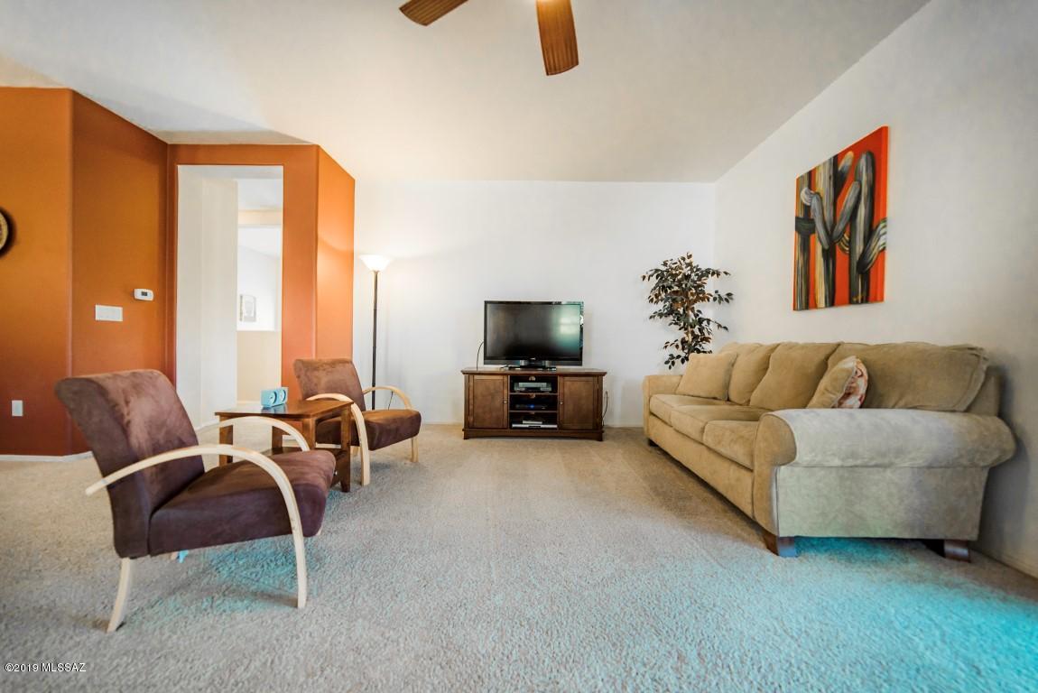 15832 S Via Cayetano