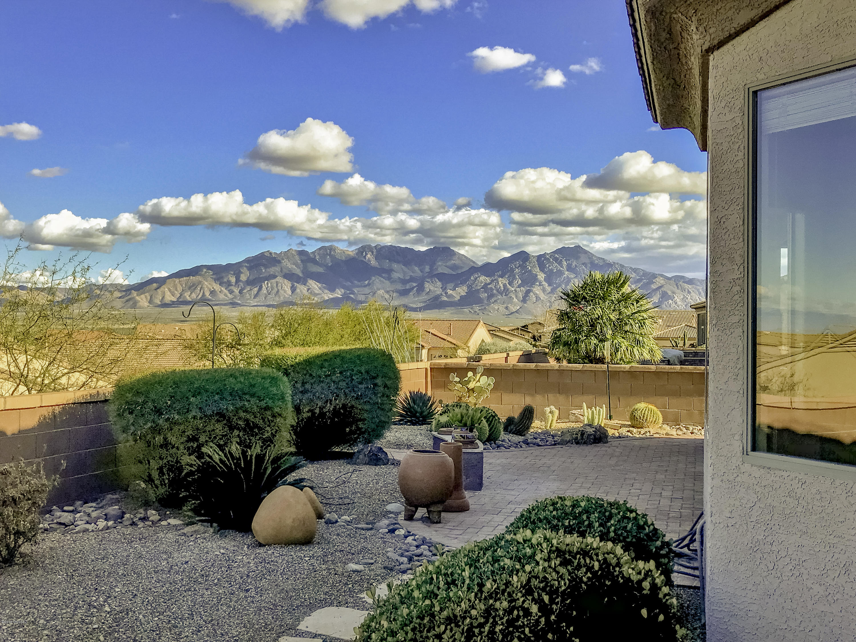 2284 W Calle Balaustre