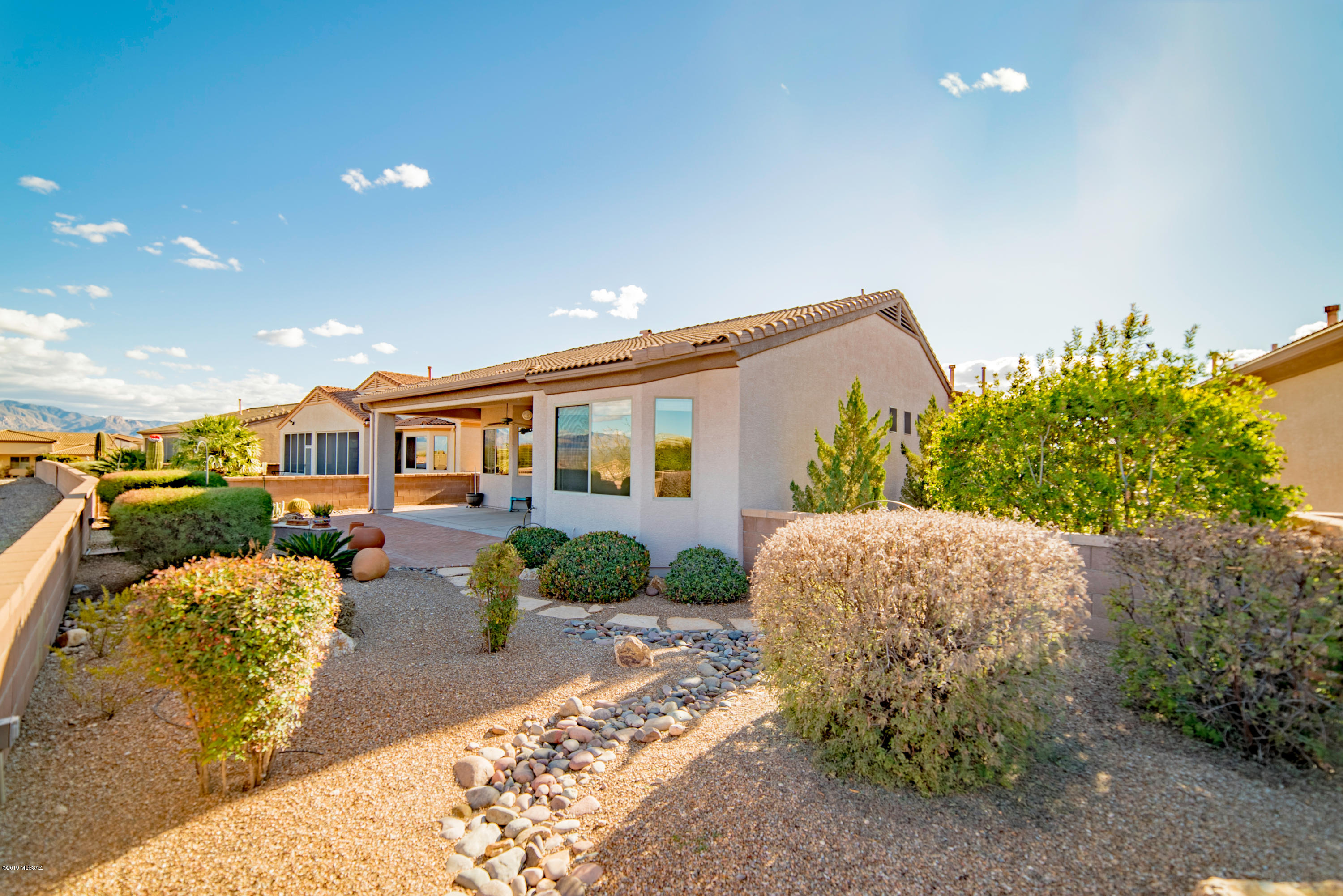 2284 W Calle Balaustre