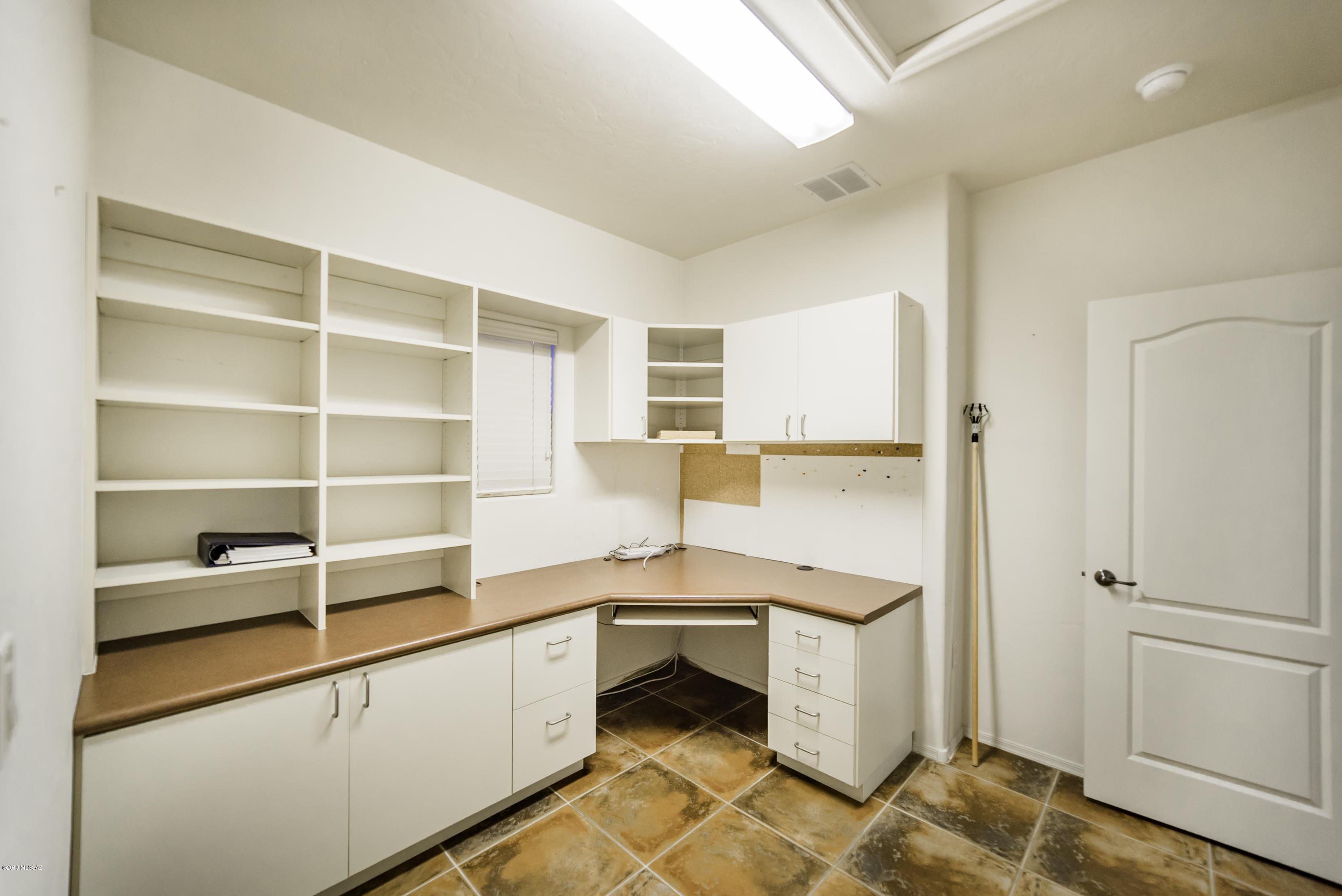 2284 W Calle Balaustre