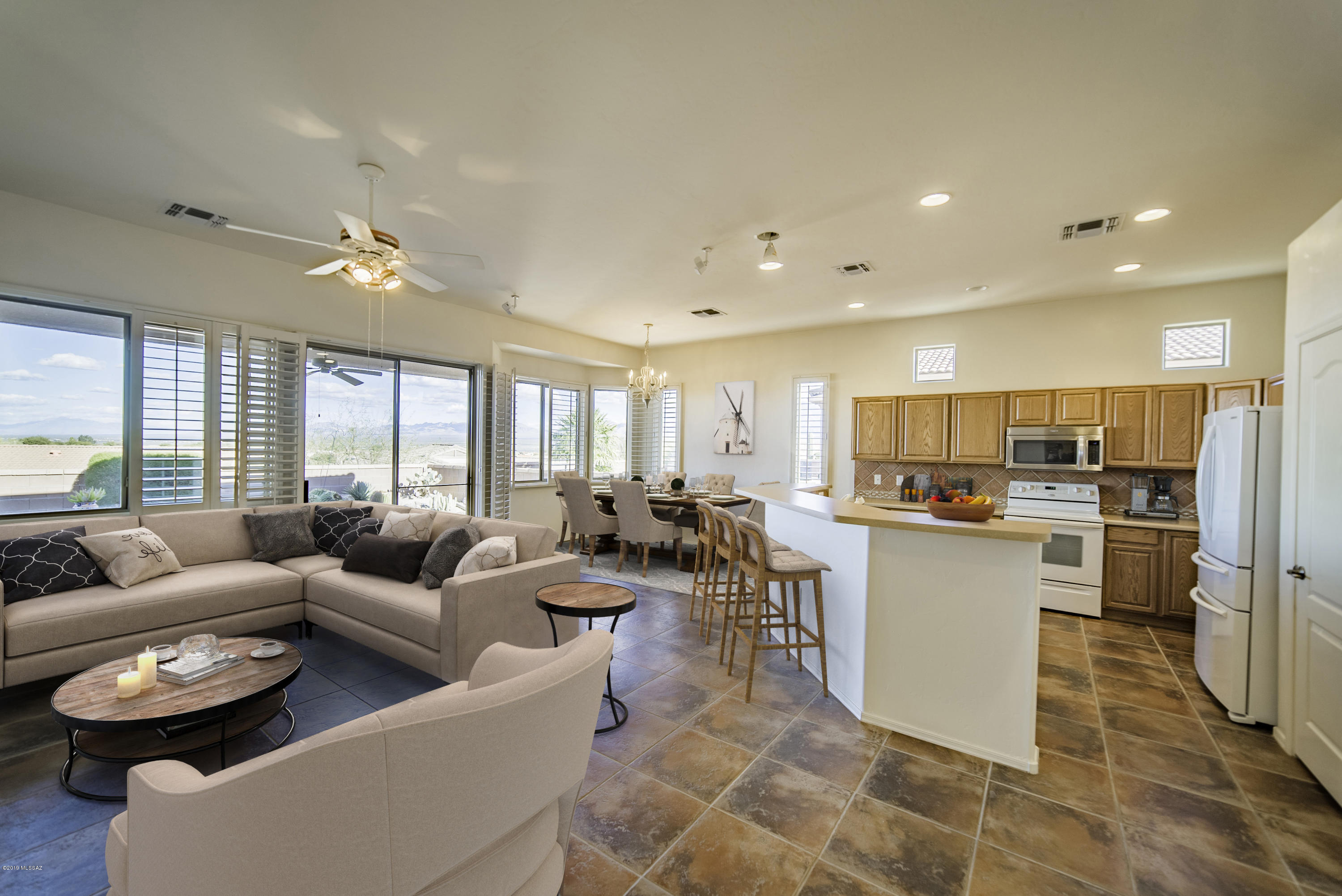 2284 W Calle Balaustre