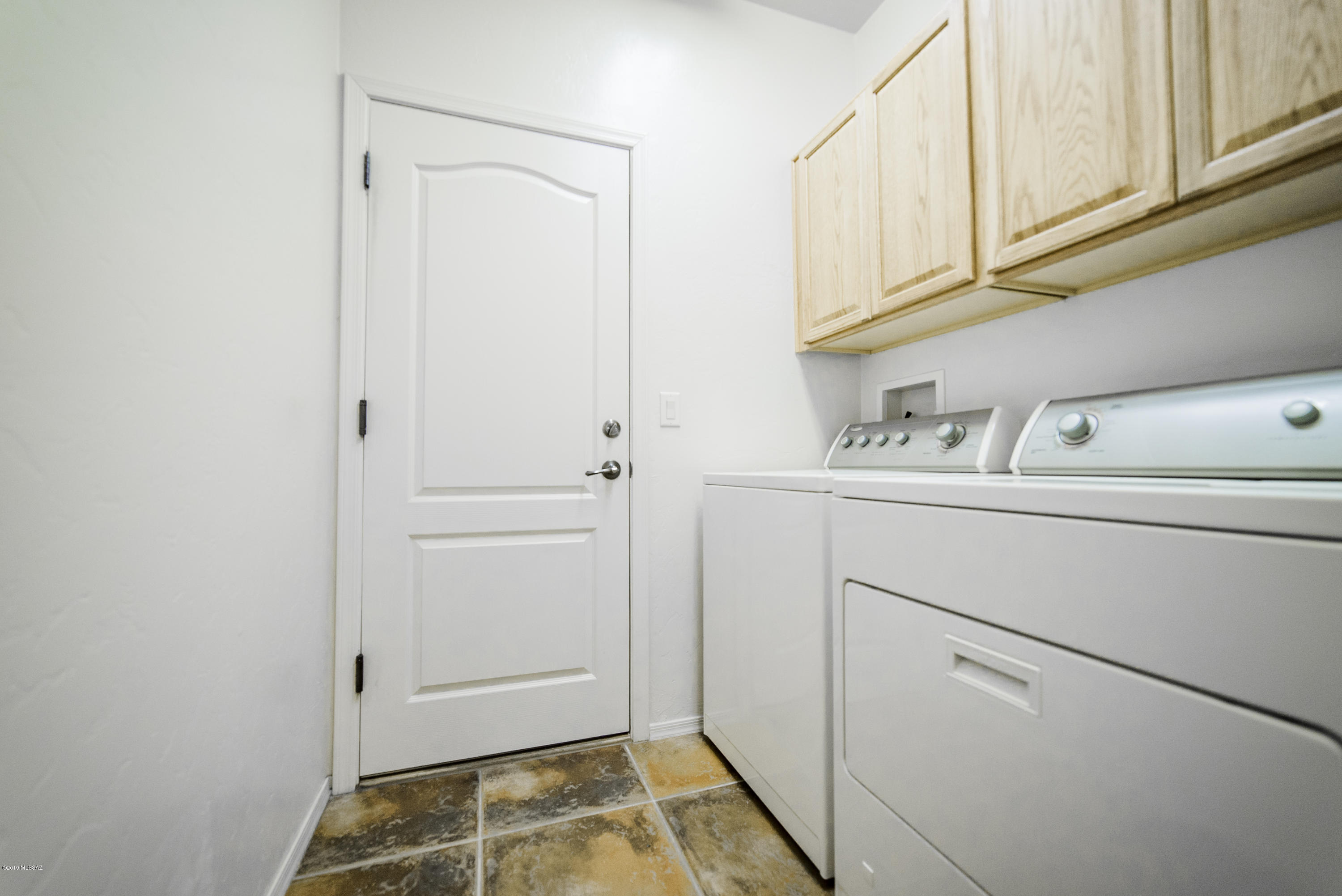 2284 W Calle Balaustre