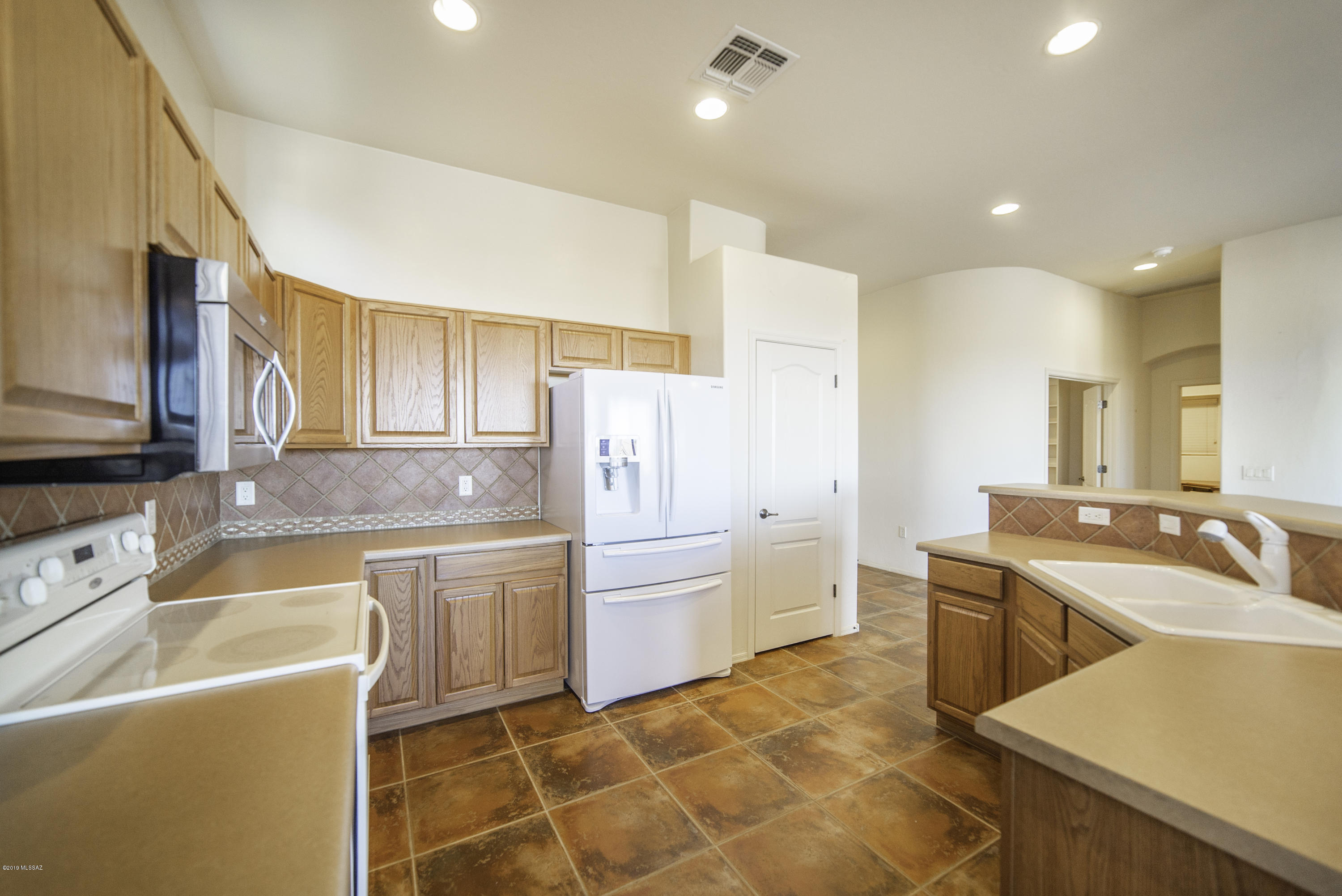 2284 W Calle Balaustre