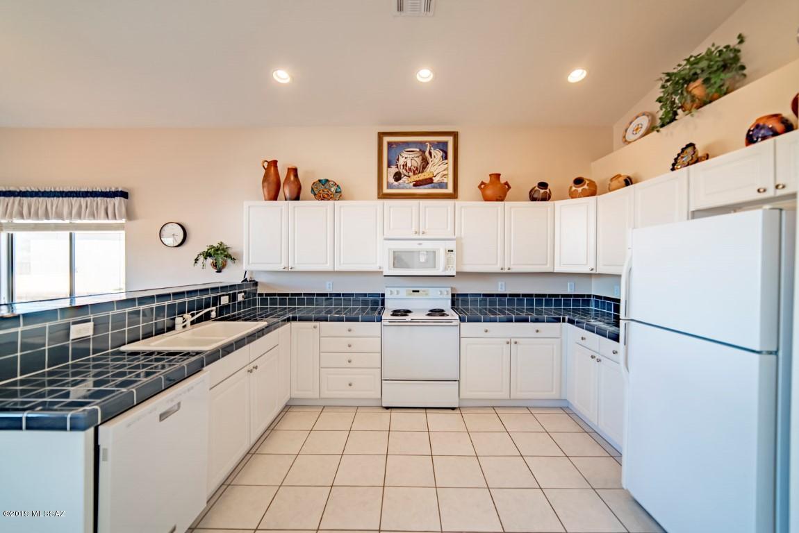 3427 S Waterfall Drive