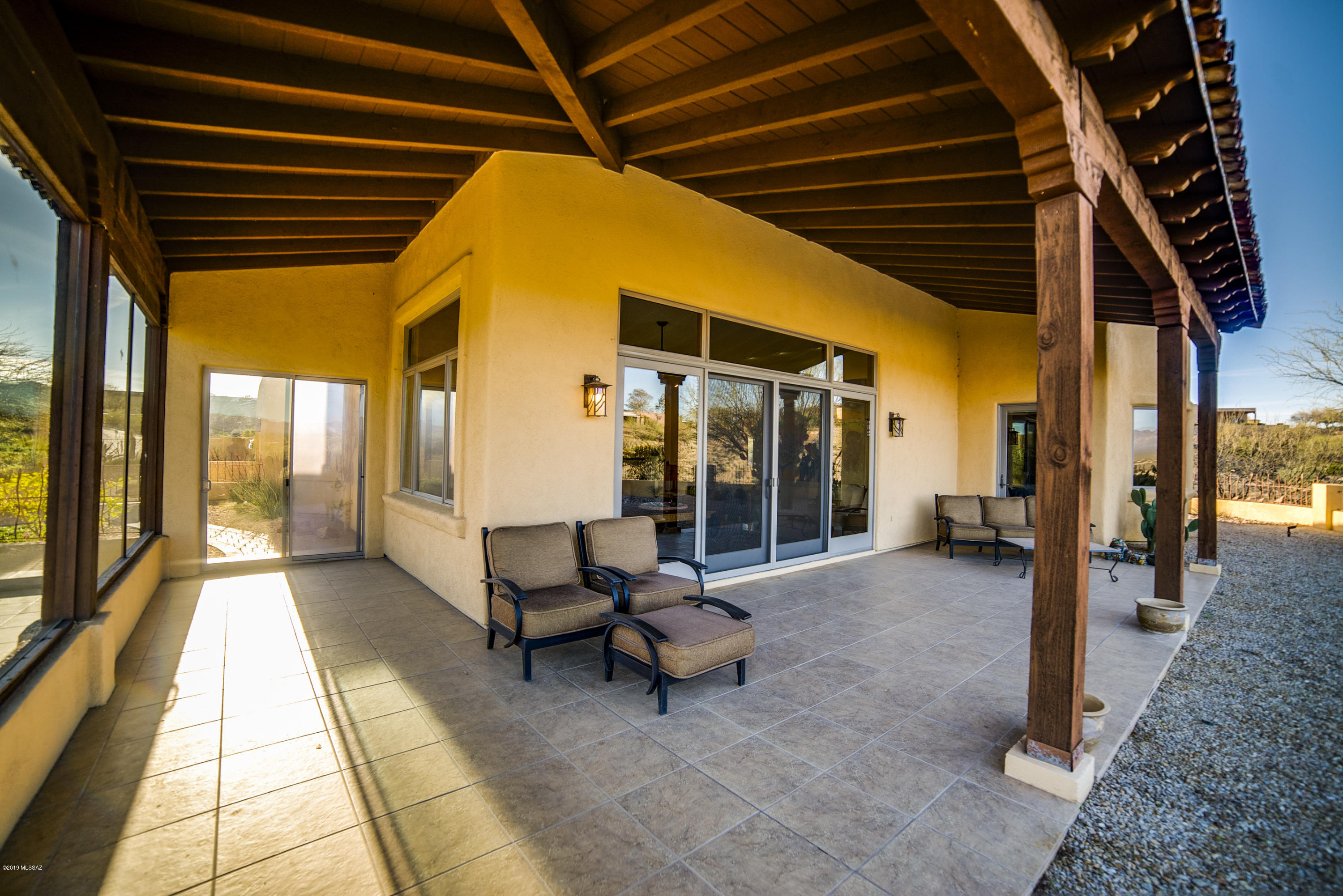 916 W Placita Quieta