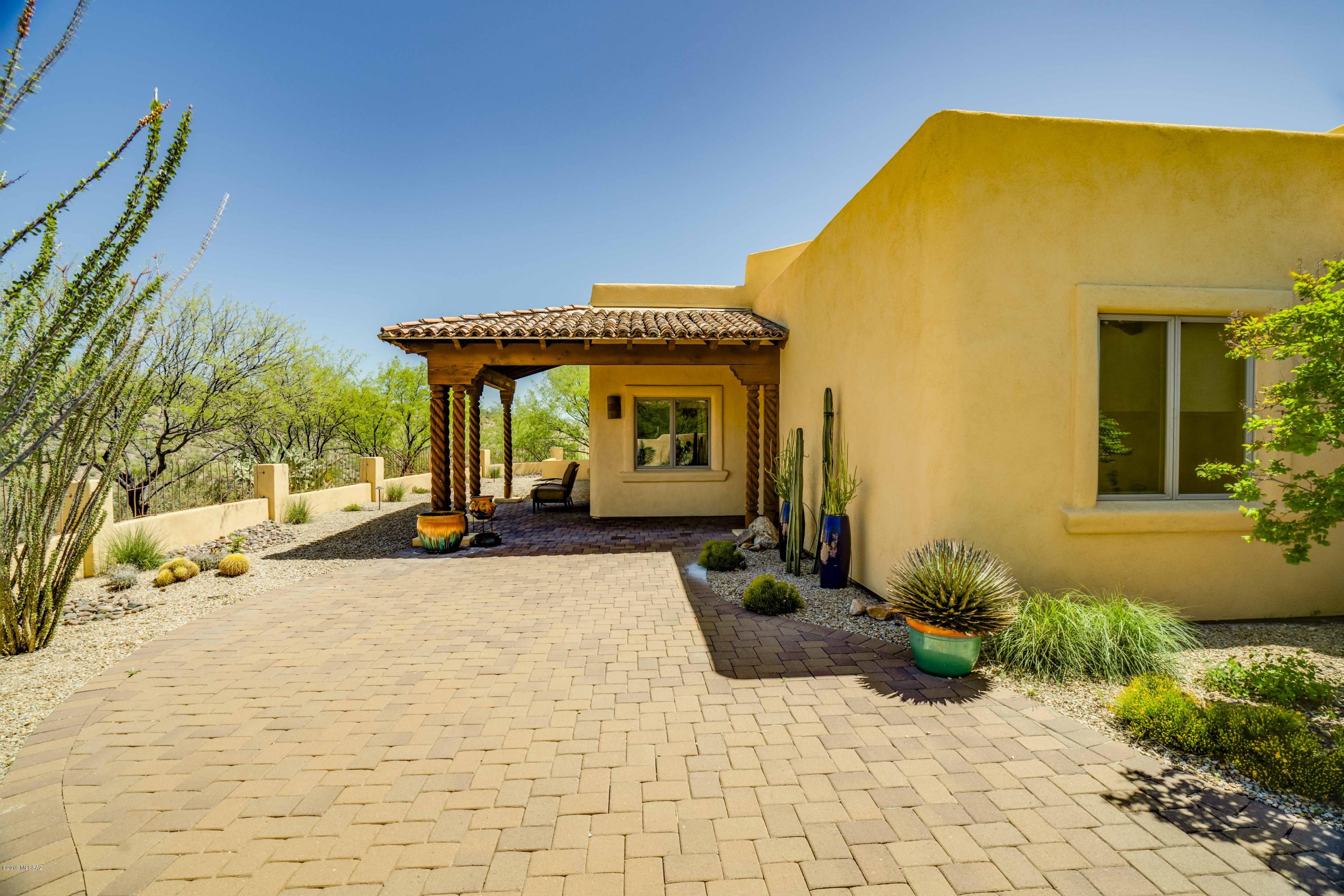 916 W Placita Quieta