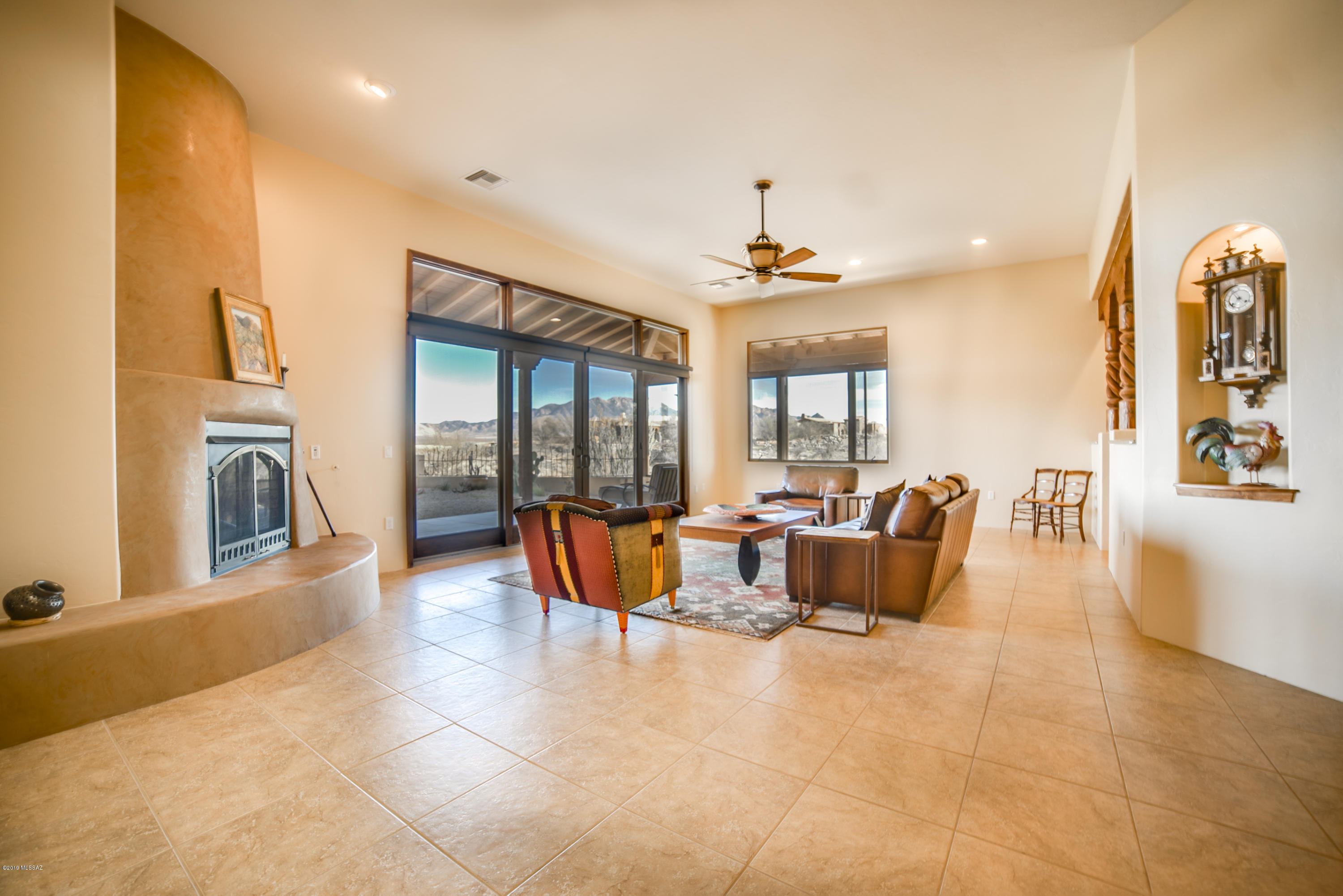 916 W Placita Quieta