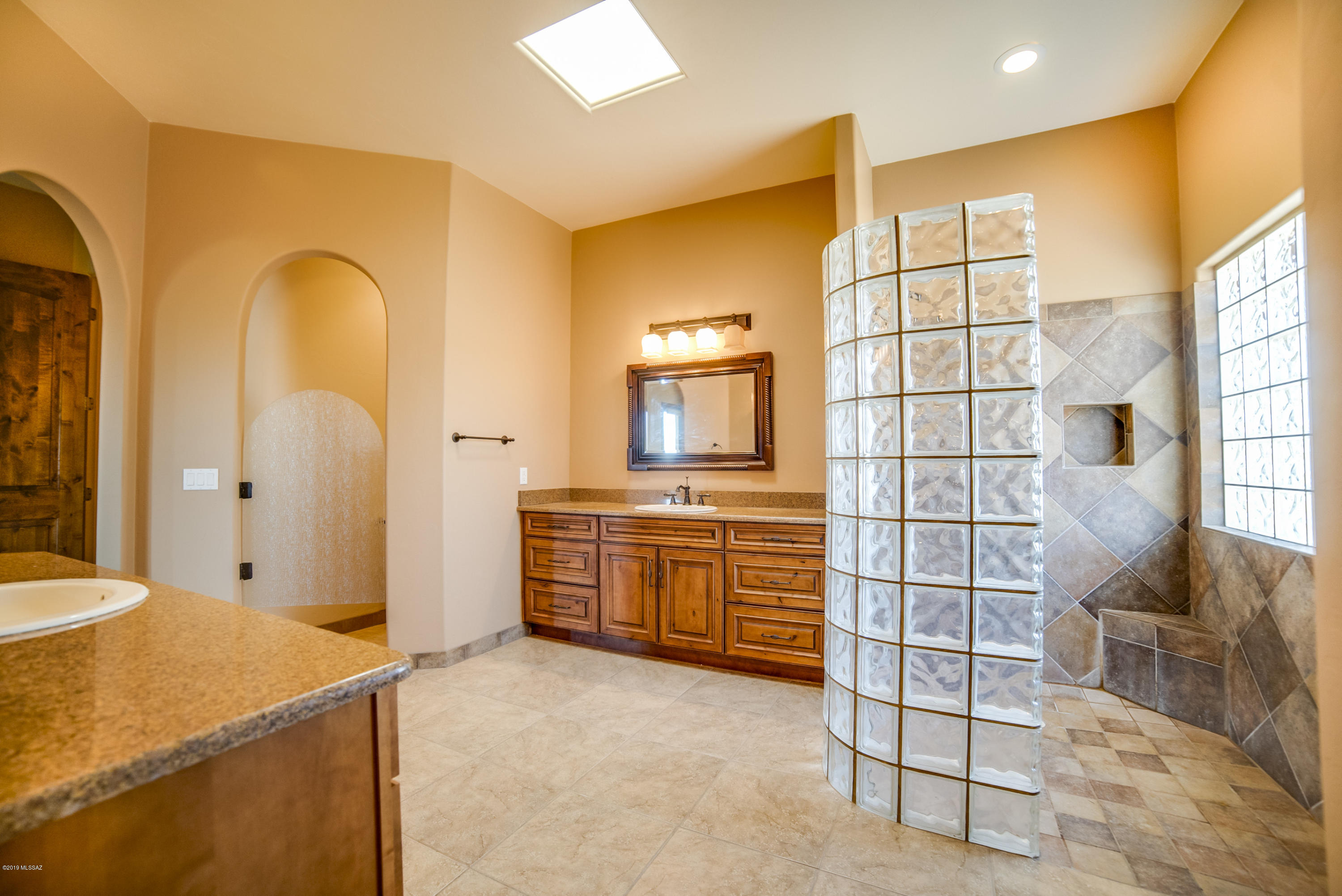 916 W Placita Quieta