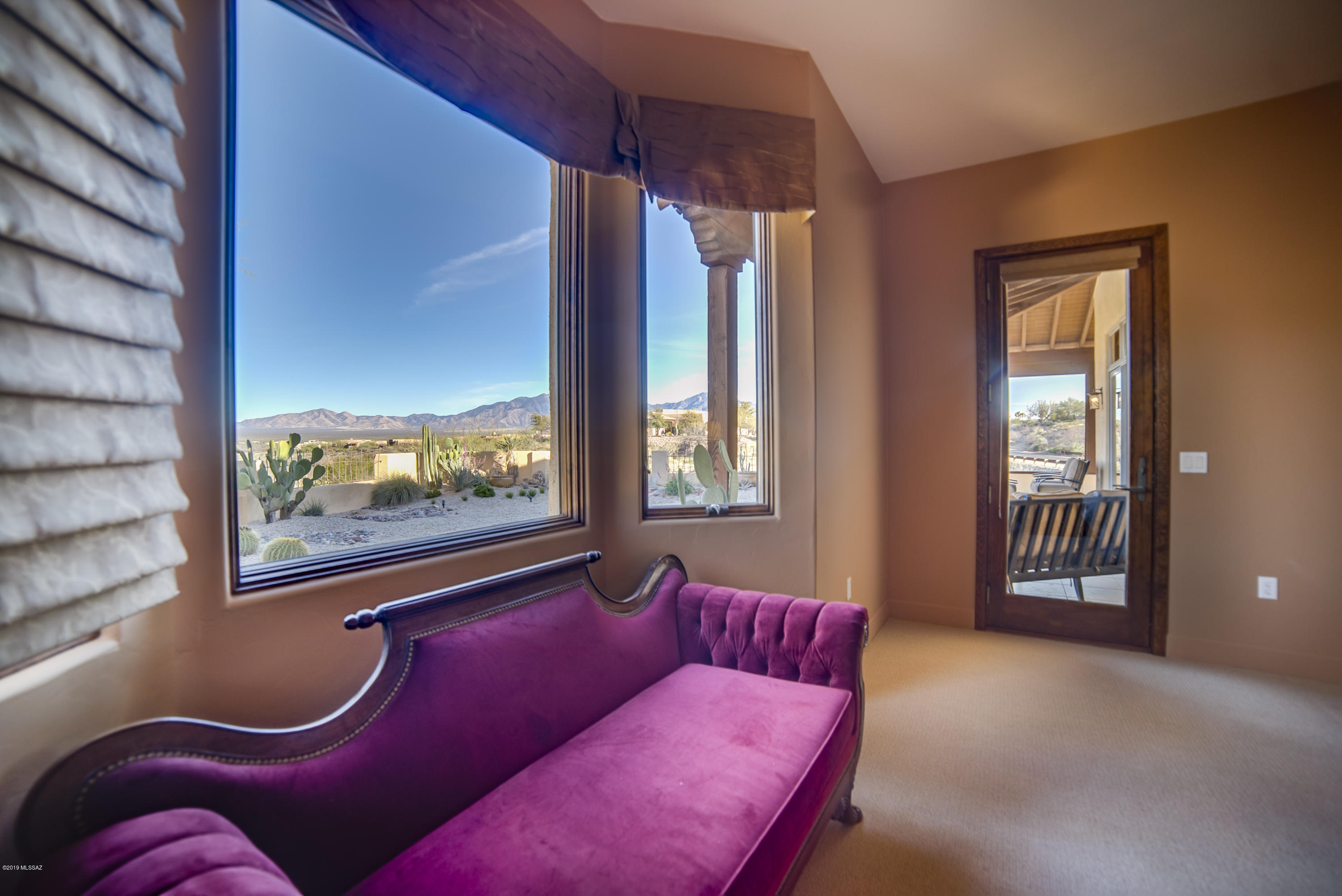 916 W Placita Quieta