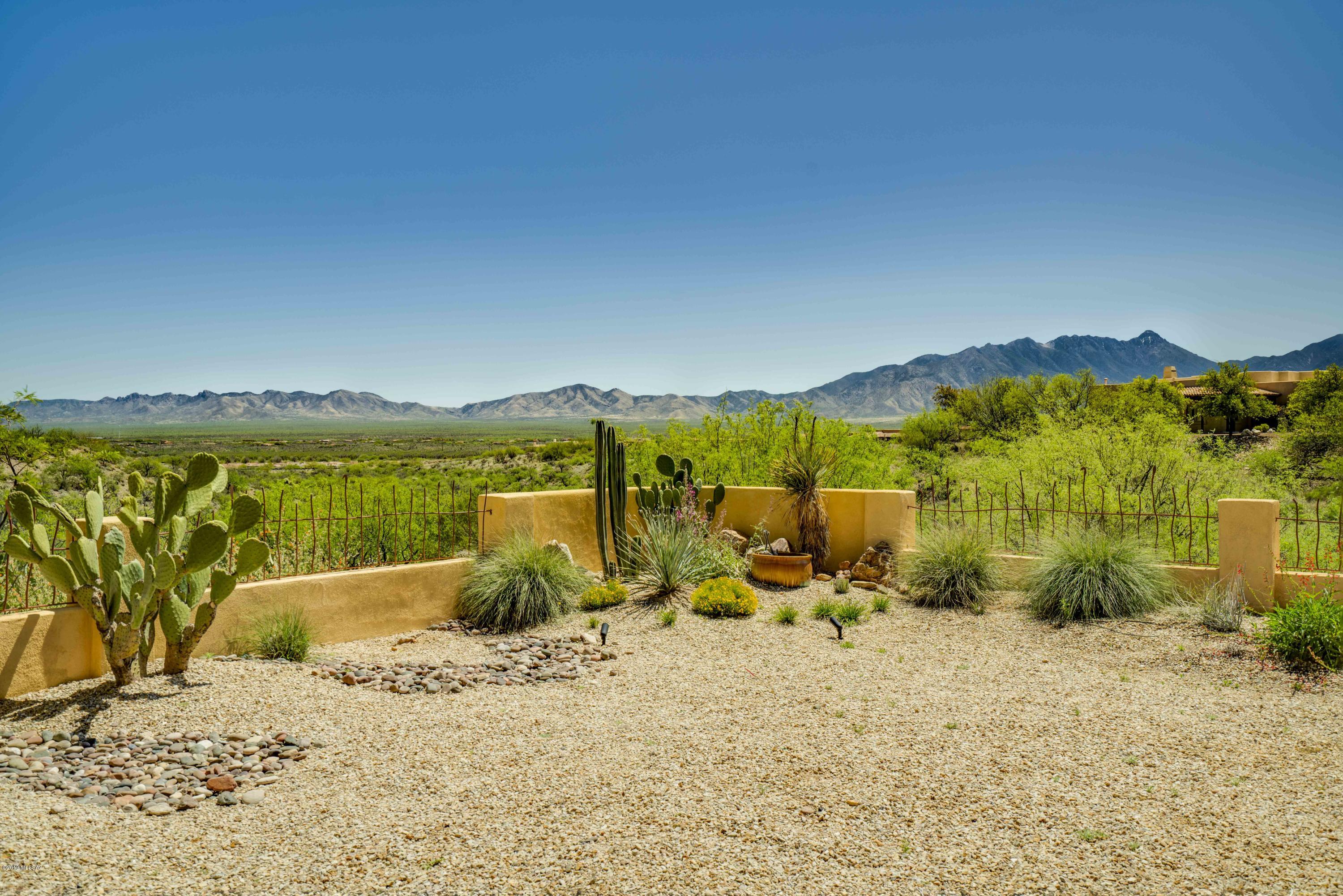 916 W Placita Quieta