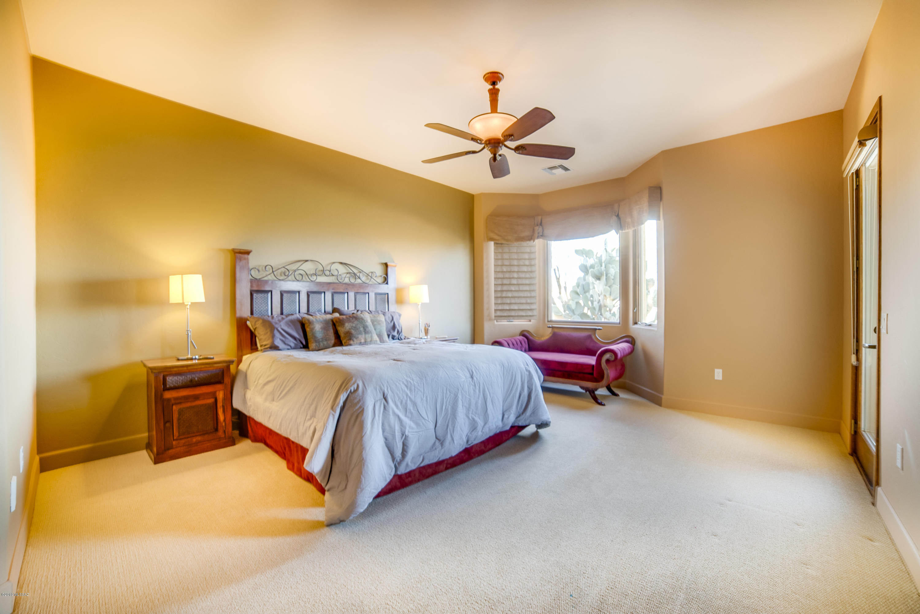 916 W Placita Quieta